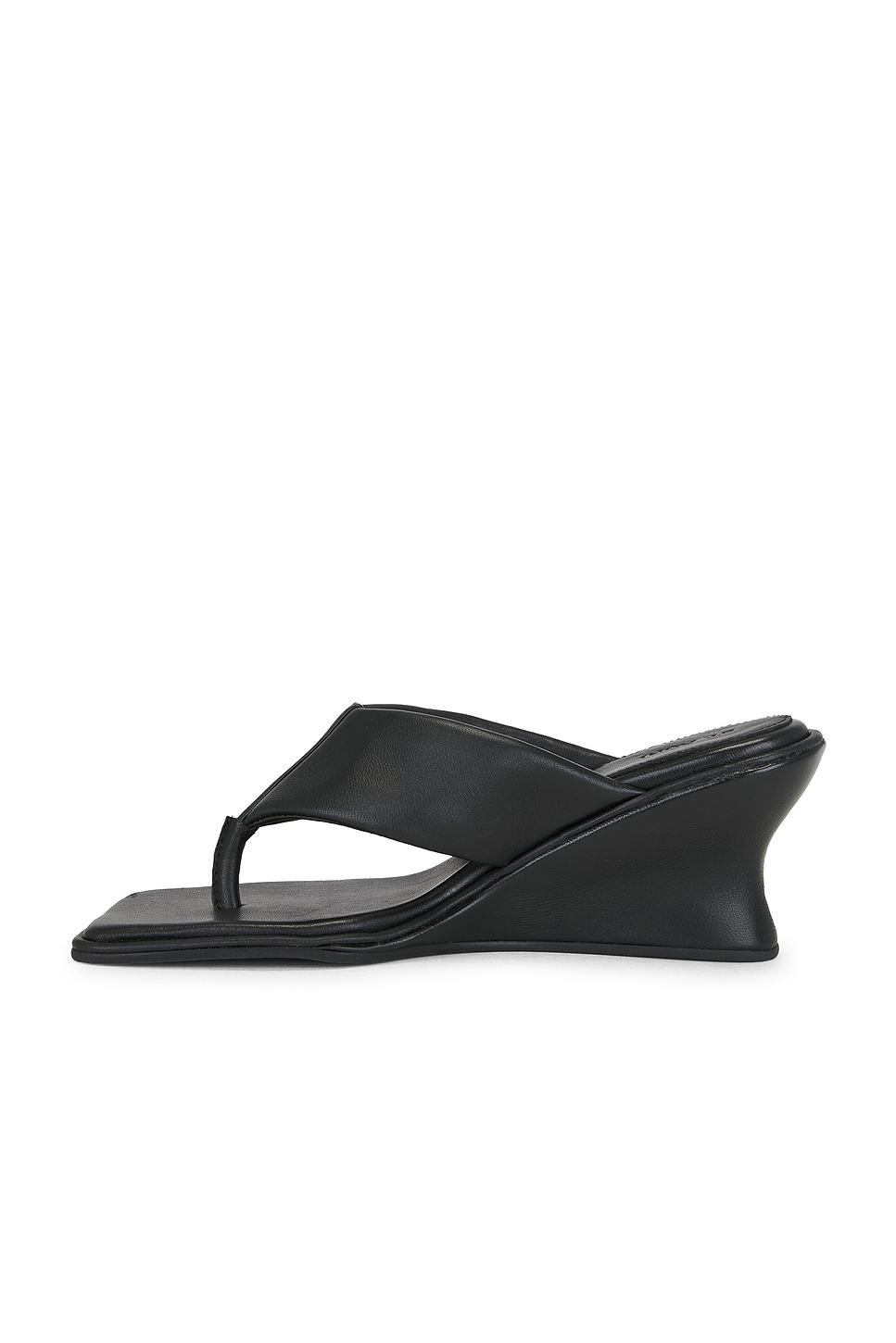 Soft Thong Contour Wedge St. Agni Product Image
