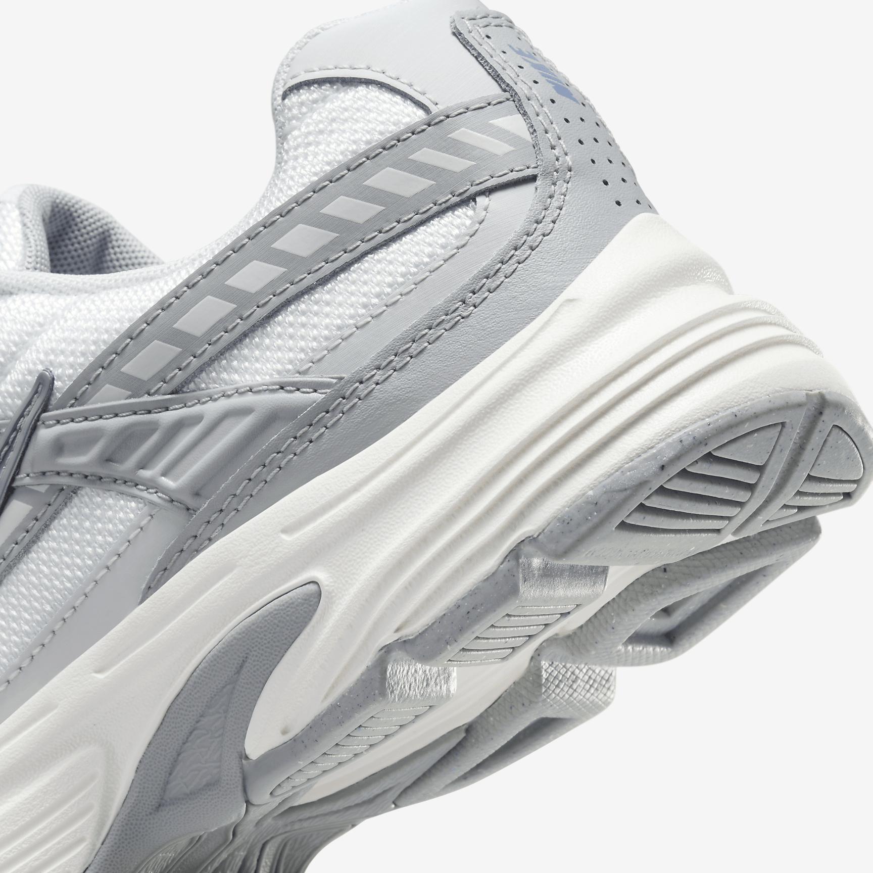 Nike Womens Initiator Running Shoe Product Image