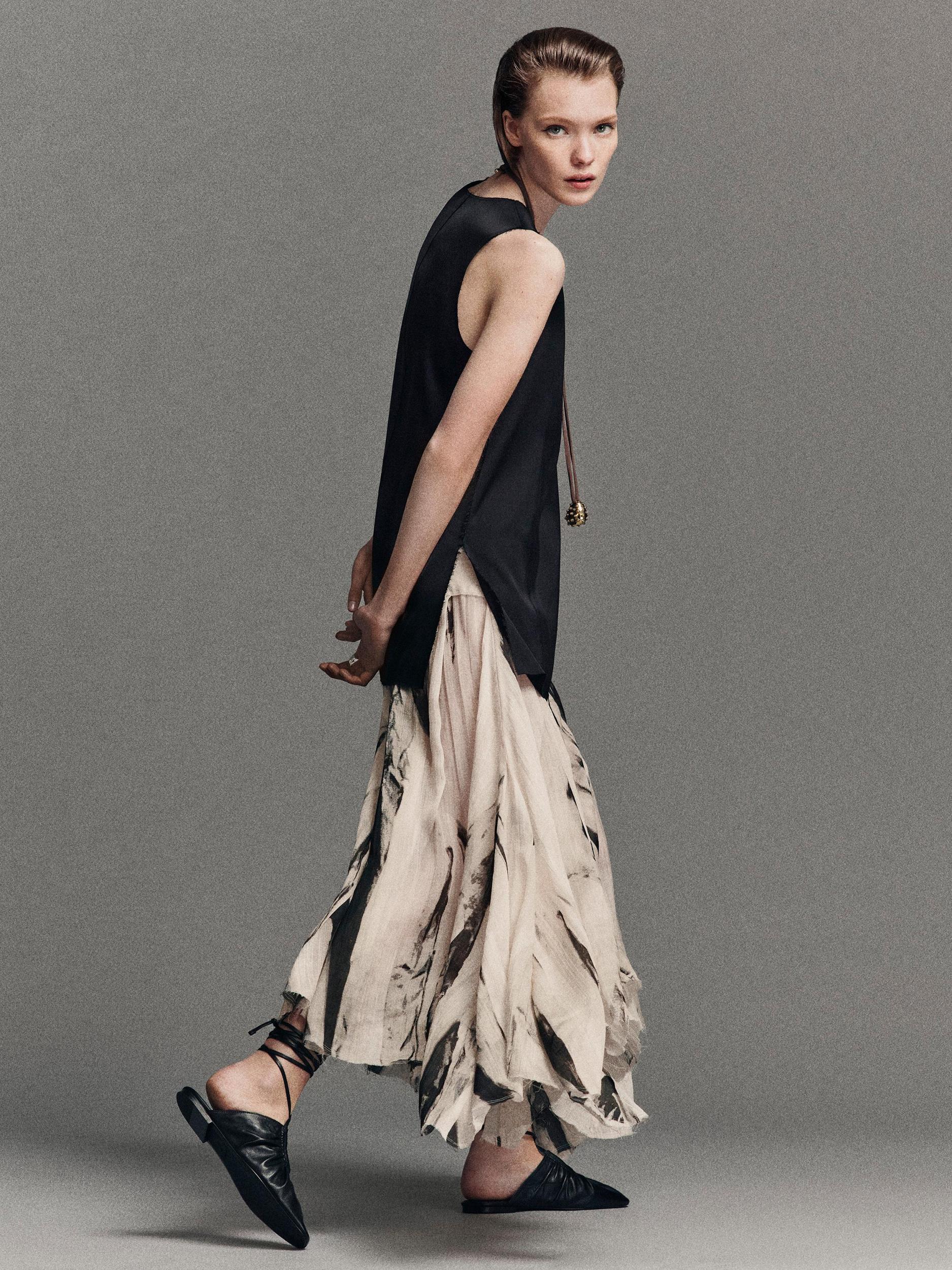 Flowing marble print midi skirt Product Image