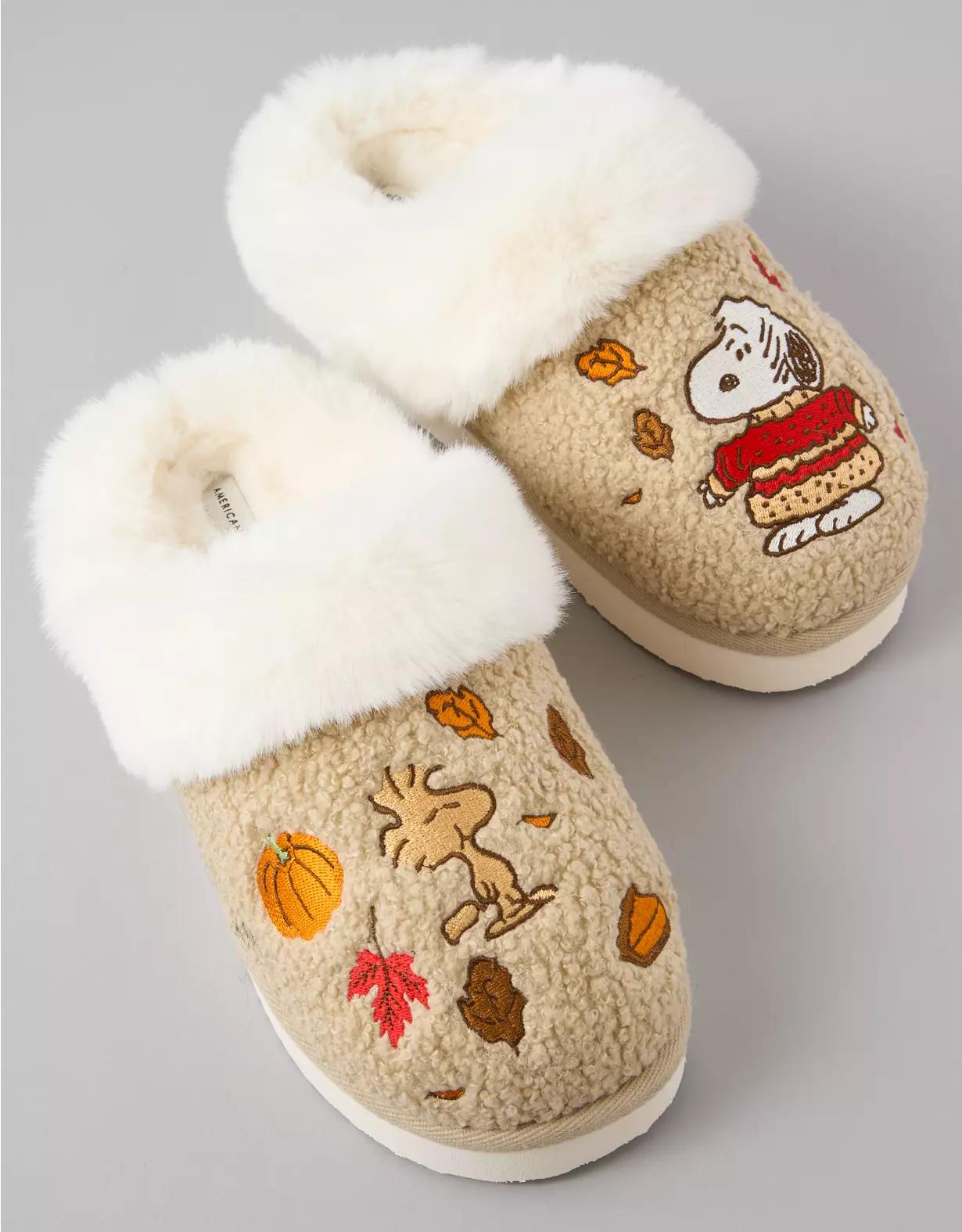 AE Thanksgiving Snoopy Scuff Slipper Product Image