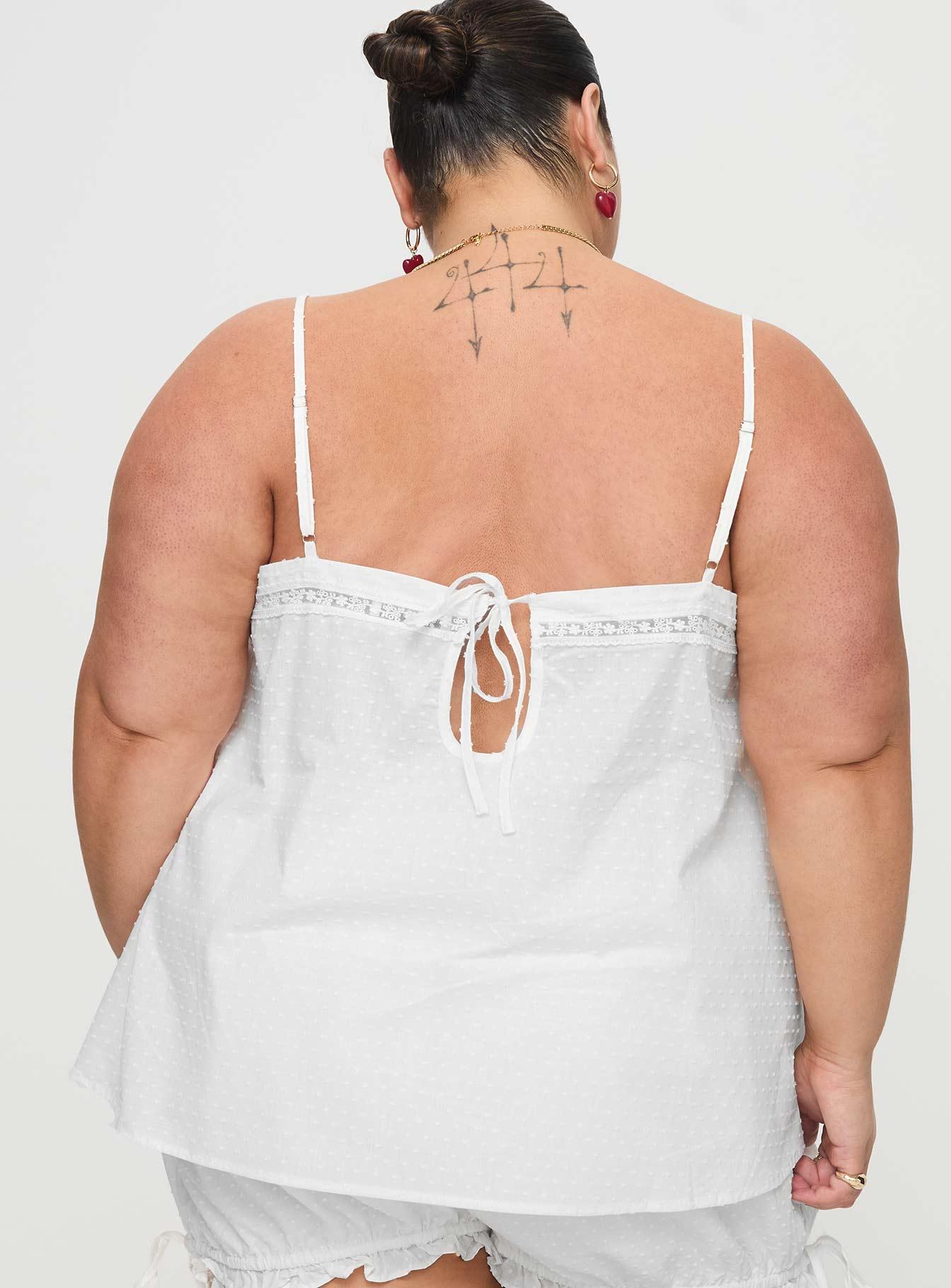 Invisible String Sleep Top White Curve Product Image