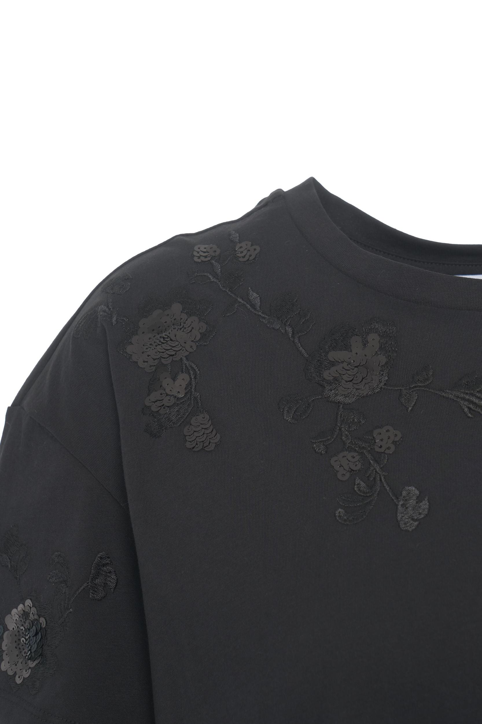 T-shirt with embroidery Product Image