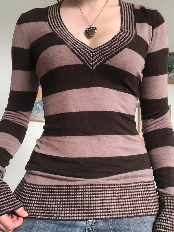 V Neck Striped Knit Top Product Image
