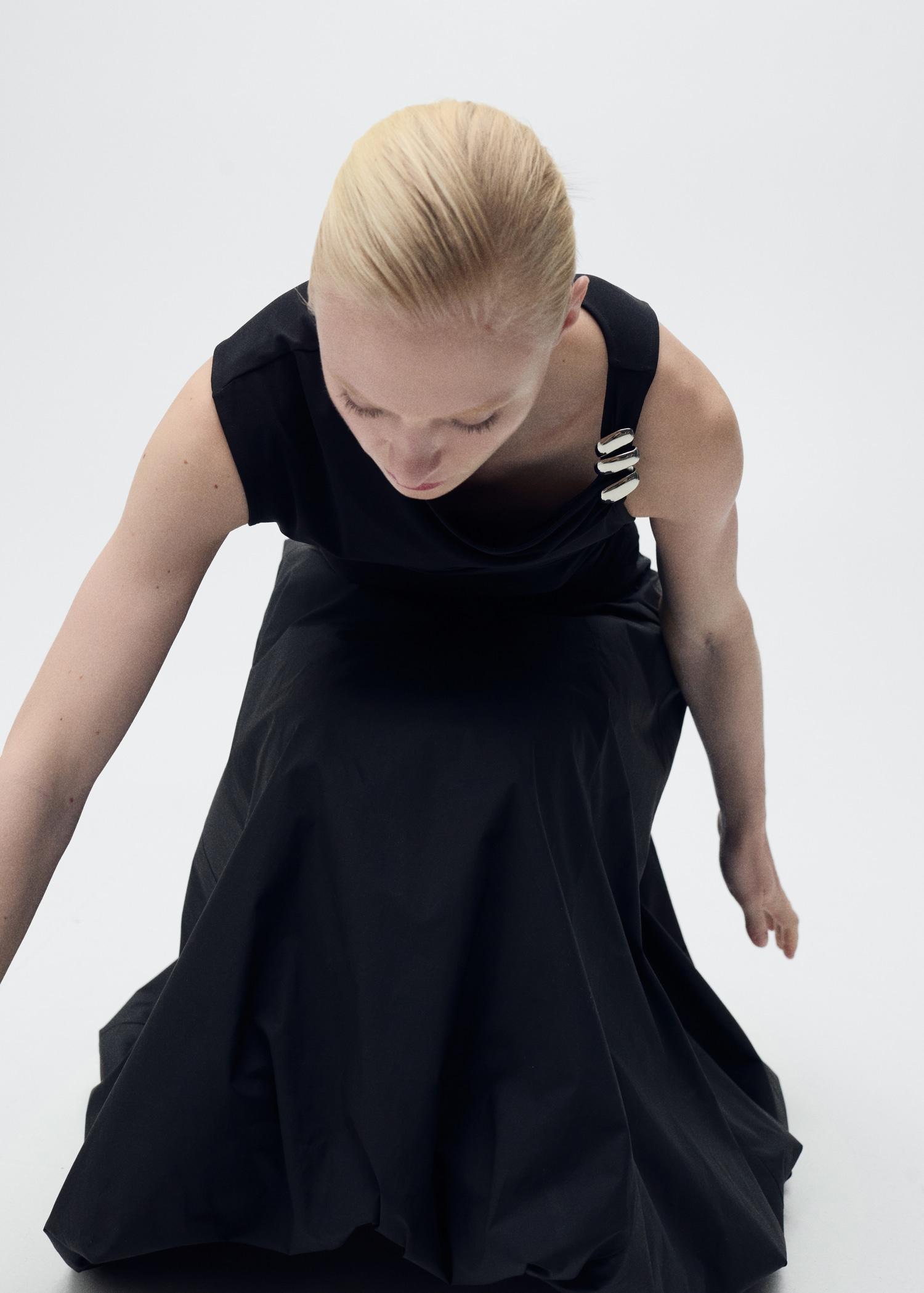 Asymmetrical top with metallic appliqué - Women | MANGO USA Product Image