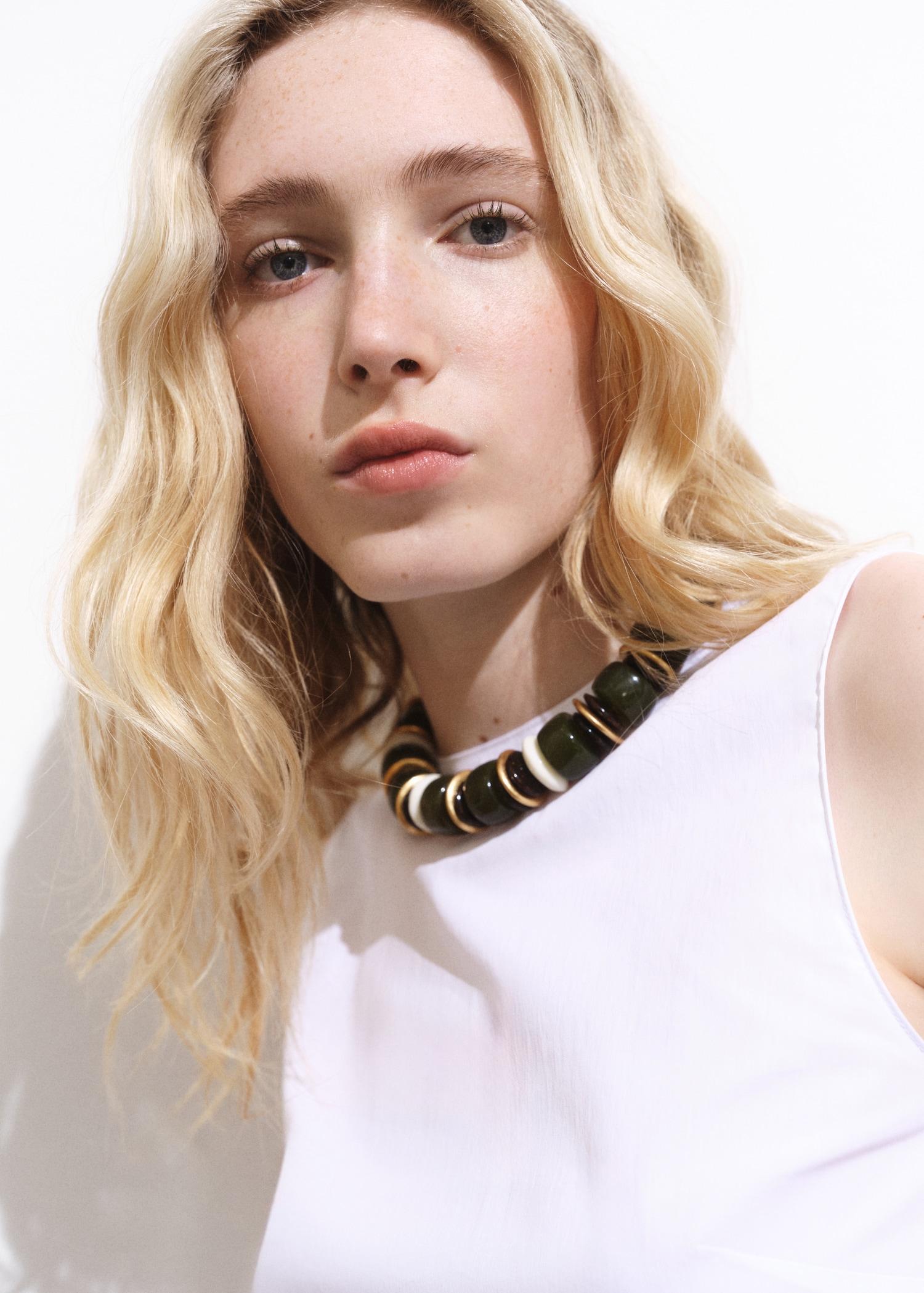 Crop top with bow on the back - Women | MANGO USA Product Image