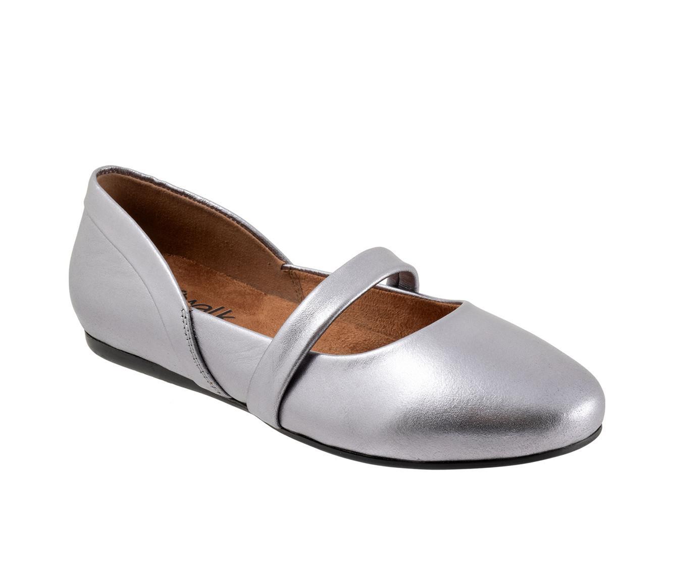 Women's Softwalk Samara Flats Product Image