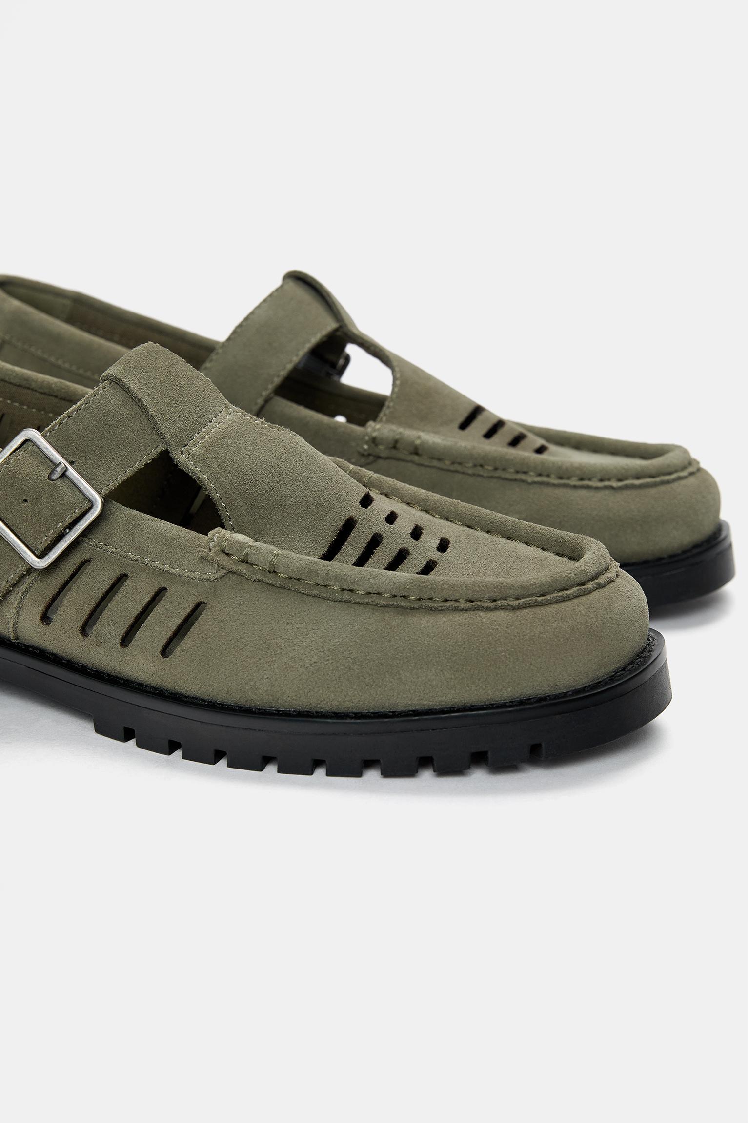 Leather shoes with buckle Product Image