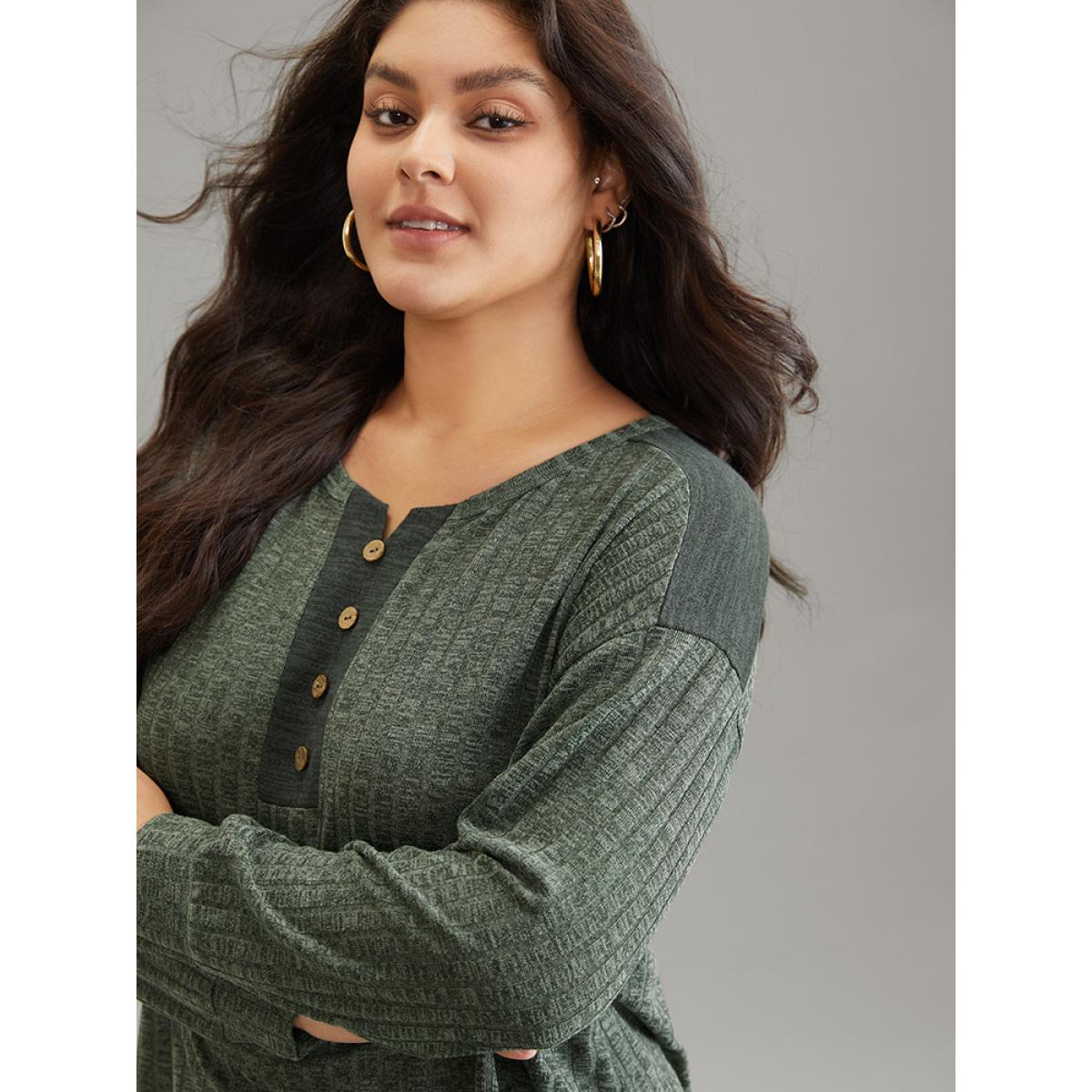Plus Size Plain Button Detail Round Neck Rib Knit T-shirt Green Women Casual Texture Plain Round Neck Everyday T-shirts BloomChic 10/M Product Image