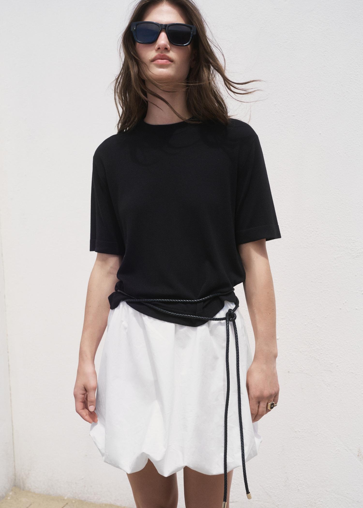 Short-sleeved fine-knit sweater - Women | MANGO USA Product Image