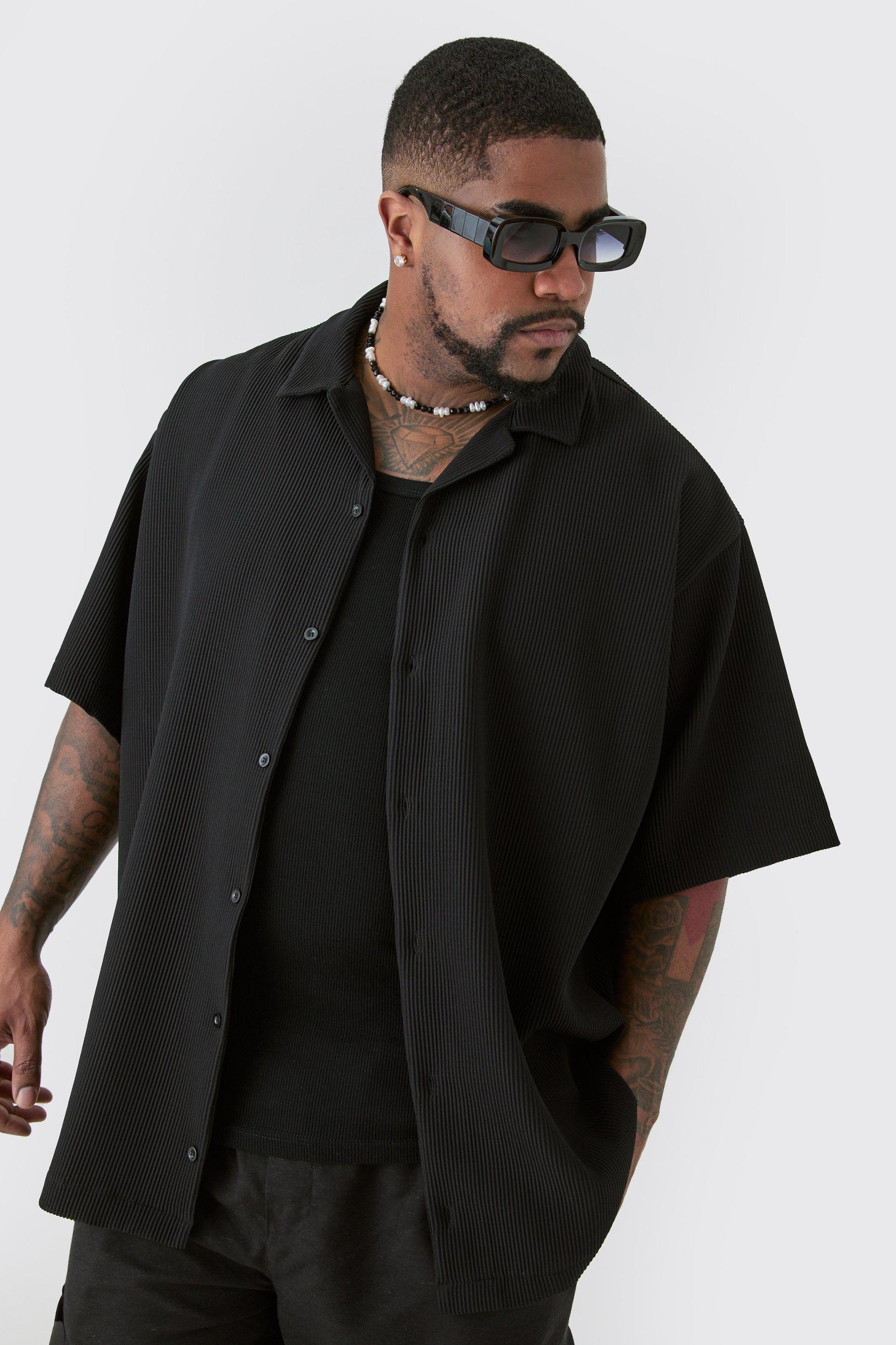 Plus Short Sleeve Revere Oversized Pleated Shirt | boohooMAN USA Product Image