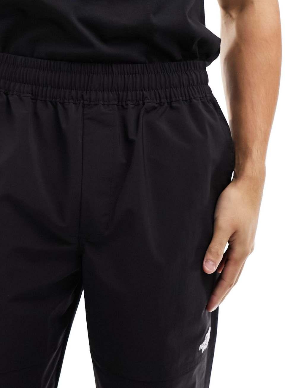 The North Face Easy Wind track pants in black Product Image