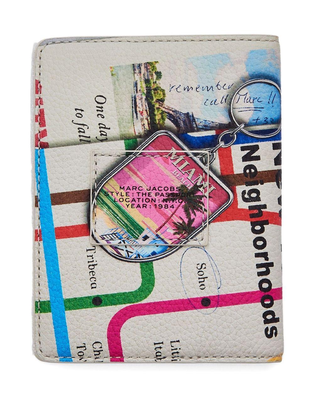 The Brochure passport case Product Image