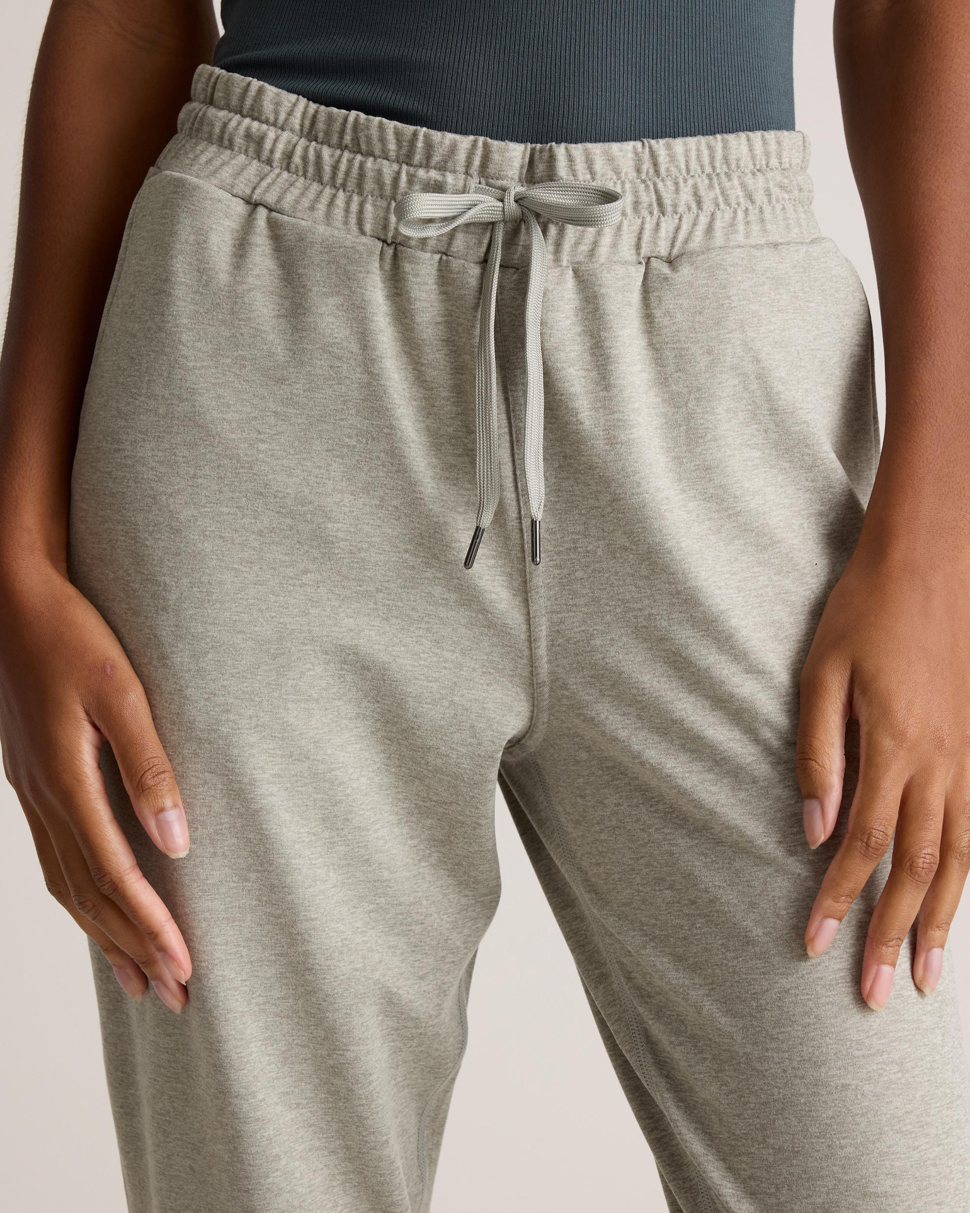 Quince | Women's Flowknit Mid-Rise Jogger Recycled Poly with Stretch Product Image