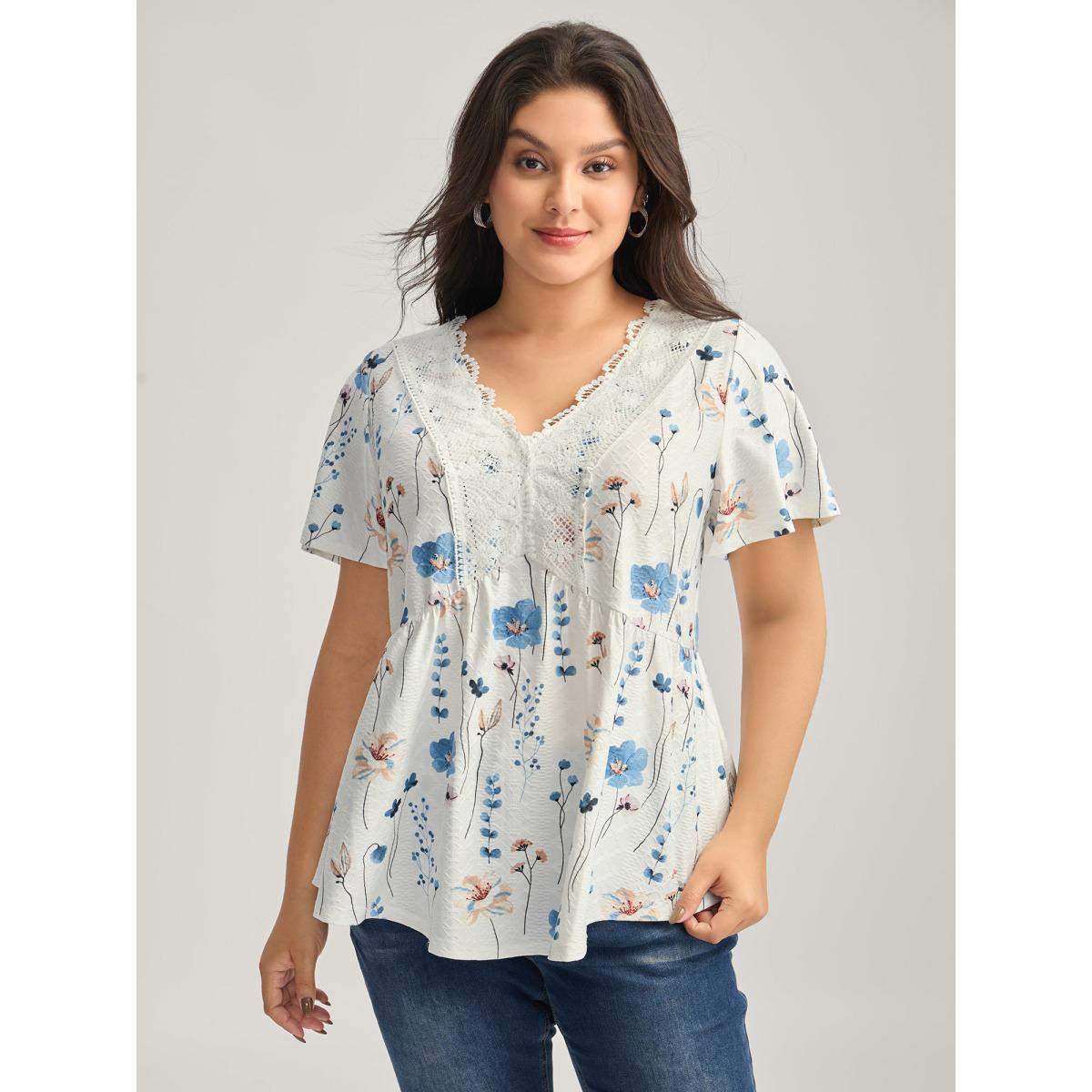Plus Size Floral Lace-Trimmed Textured Babydoll Top Originalwhite Women Timeless V-neck Elegant T-shirts BloomChic 12/L Product Image