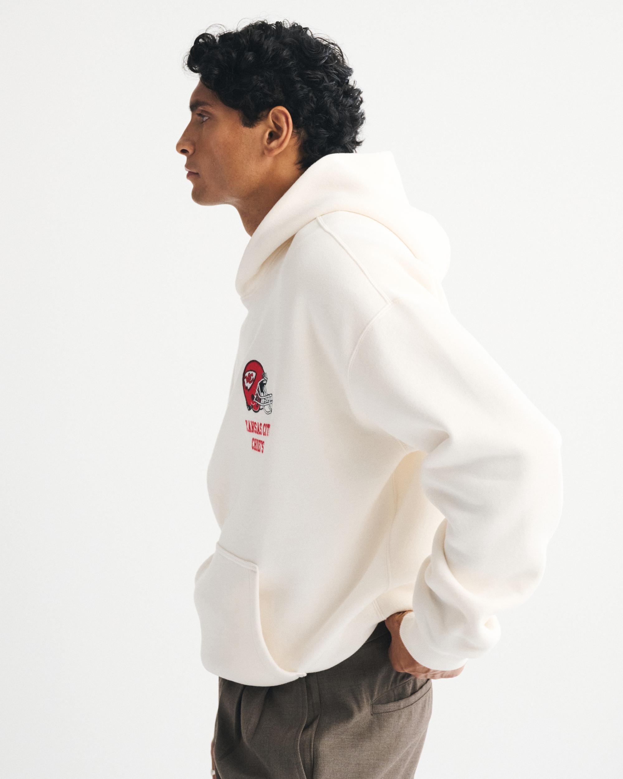 Chicago Bears Graphic Popover Hoodie Product Image