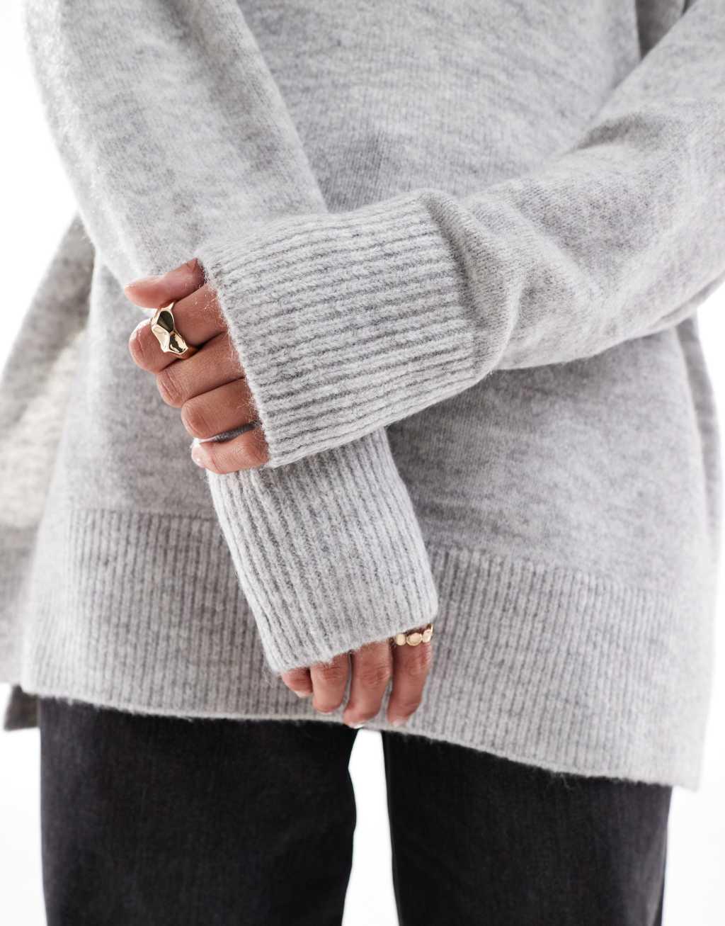 Vero Moda longline soft sweater in light heather gray Product Image