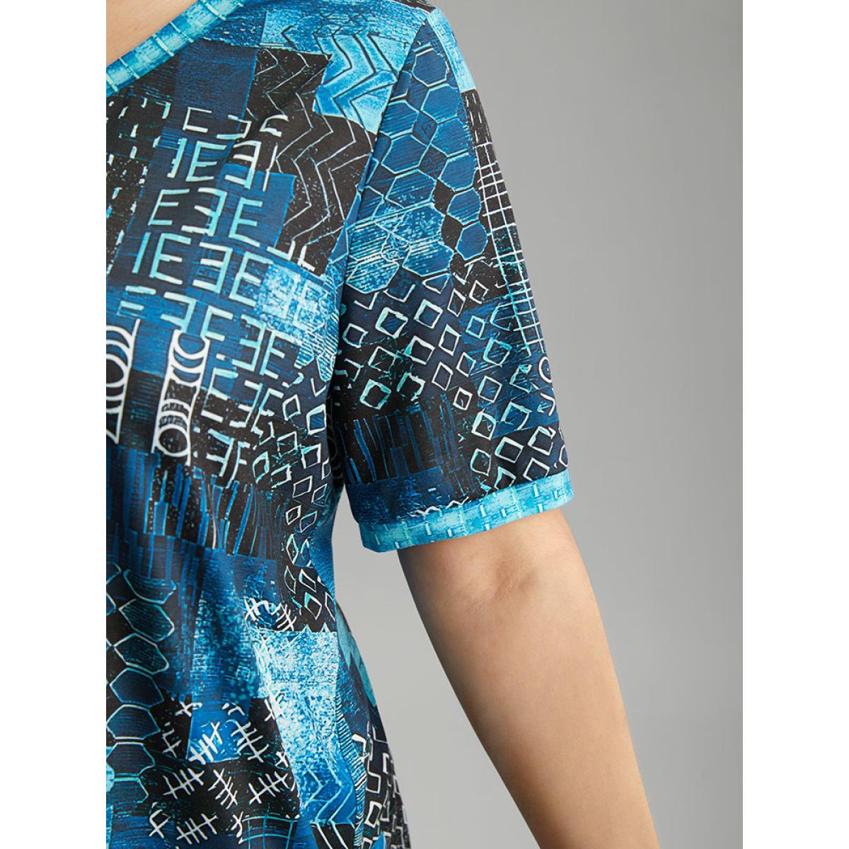 Plus Size Geometric Print V Neck T-shirt Multicolor Women Casual Printed Geometric V-neck Dailywear T-shirts BloomChic 12/L Product Image