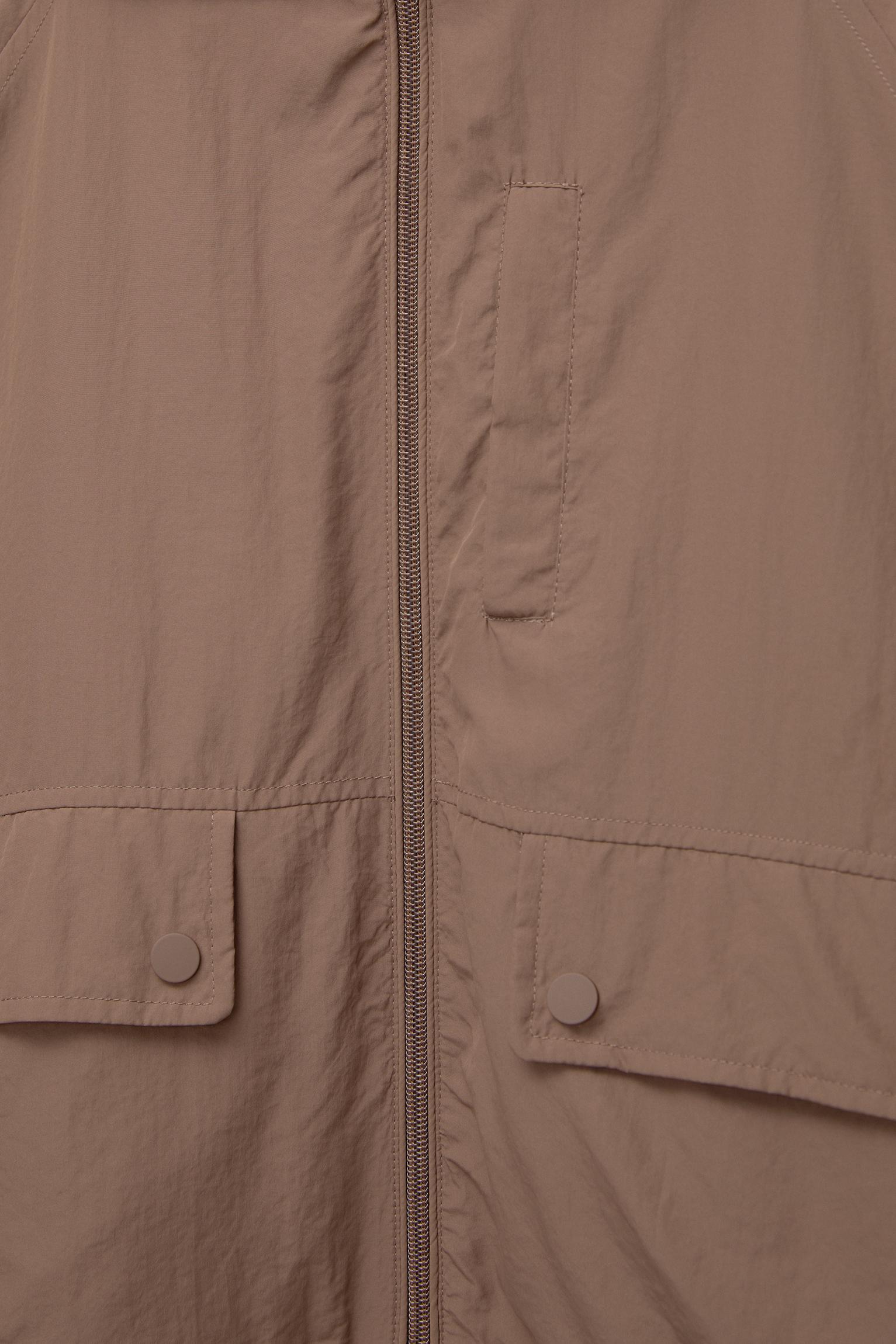 Short lightweight hooded jacket Product Image
