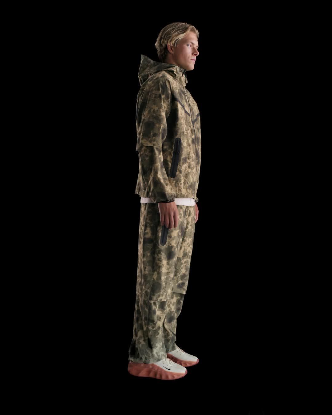Nike Tech Men's Dri-FIT Woven Camo Windrunner Oversized Jacket Product Image