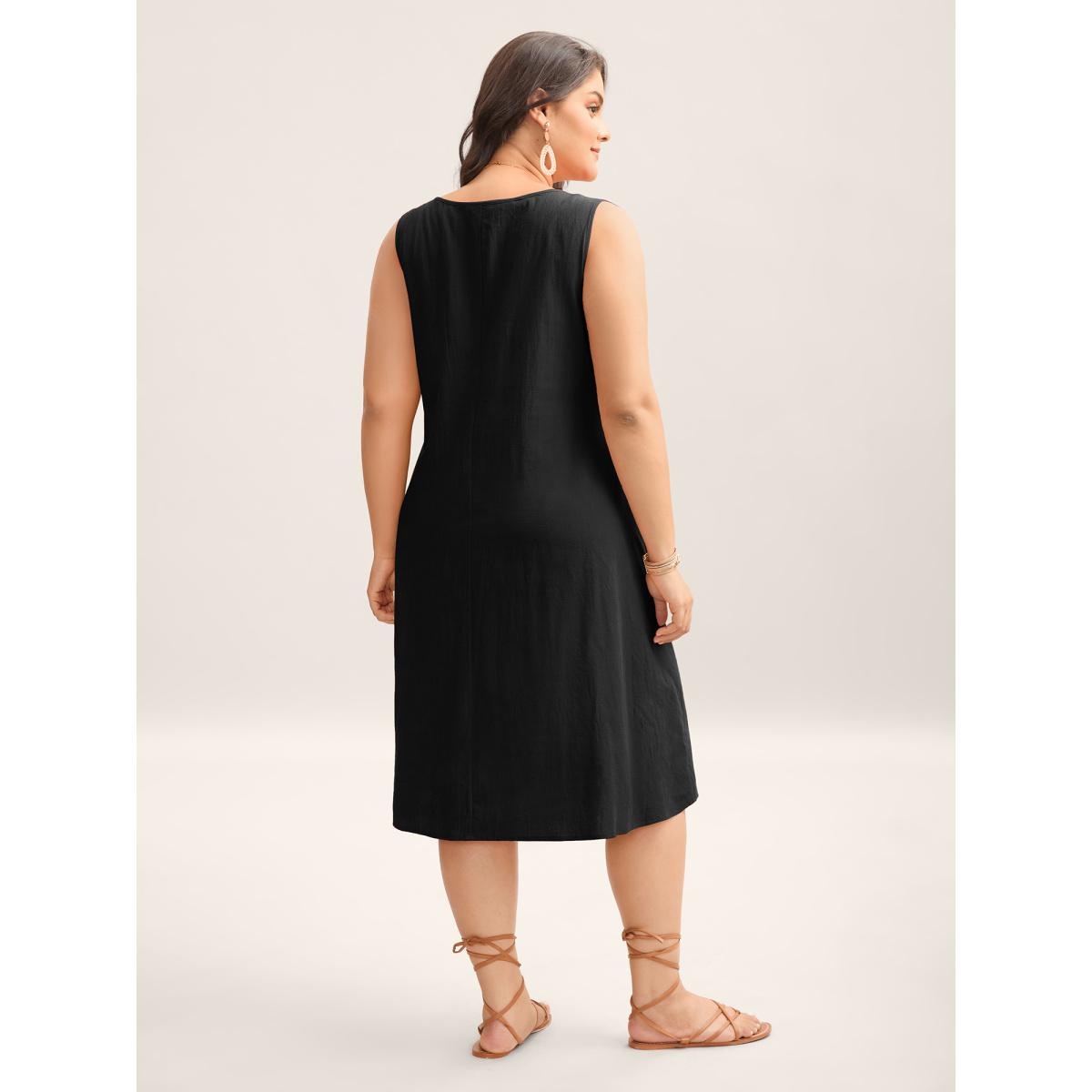 Plus Size Cotton Toothpick Pleat Plain Midi Dress Black Women Resort Notched collar Sleeveless Curvy BloomChic 26/4X Product Image