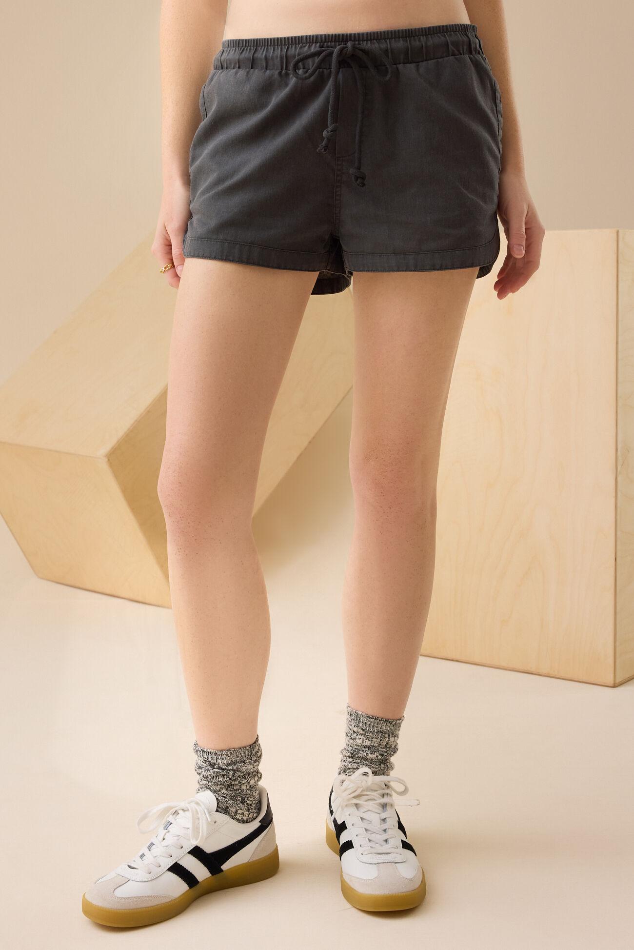 Logan Linen Shorts Product Image