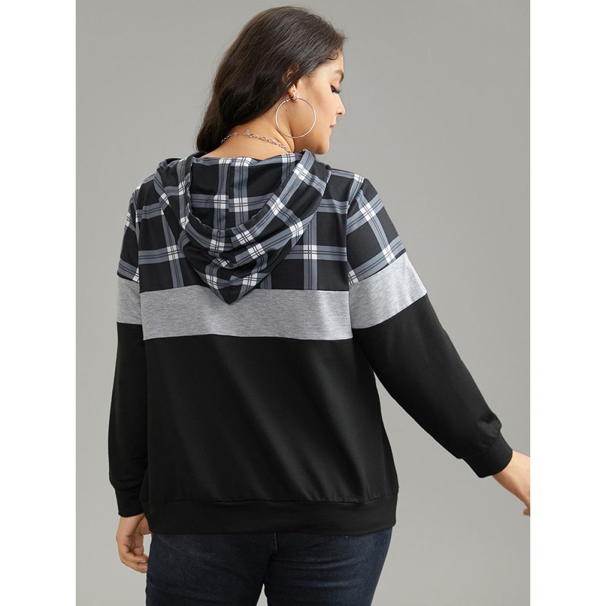 Plus Size Colorblock Contrast Plaid Kangaroo Pocket Sweatshirt Women Black Casual Contrast Hooded Dailywear Sweatshirts BloomChic 30/6X Product Image