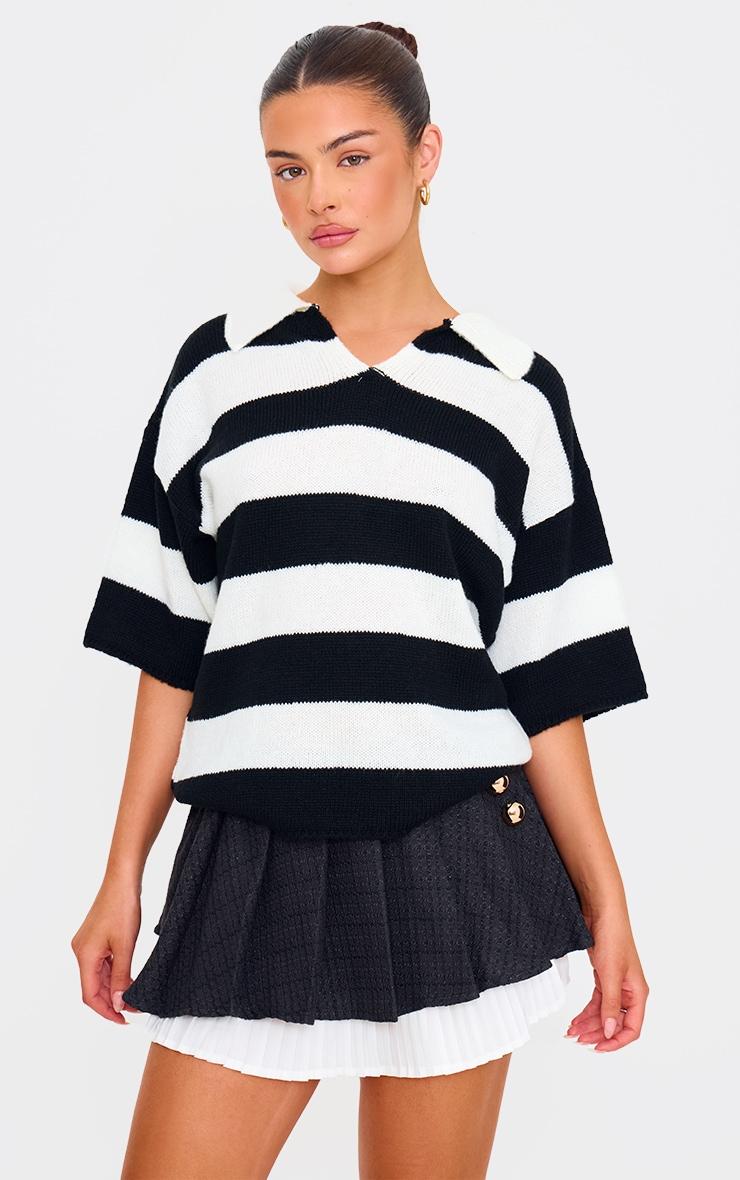 Black Pleated Textured Boucle Mini Skirt Product Image