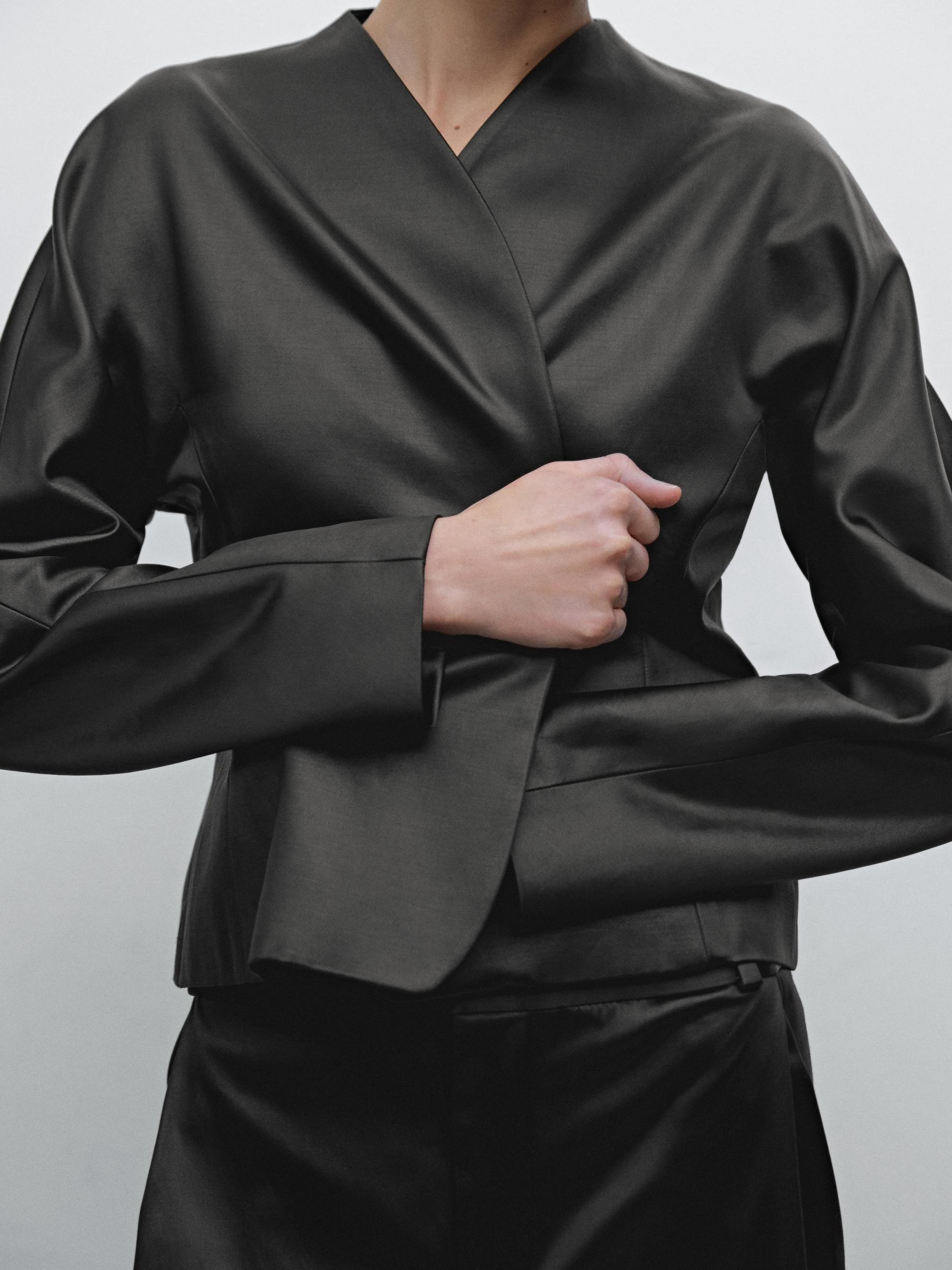 Short satin blazer - Studio Product Image