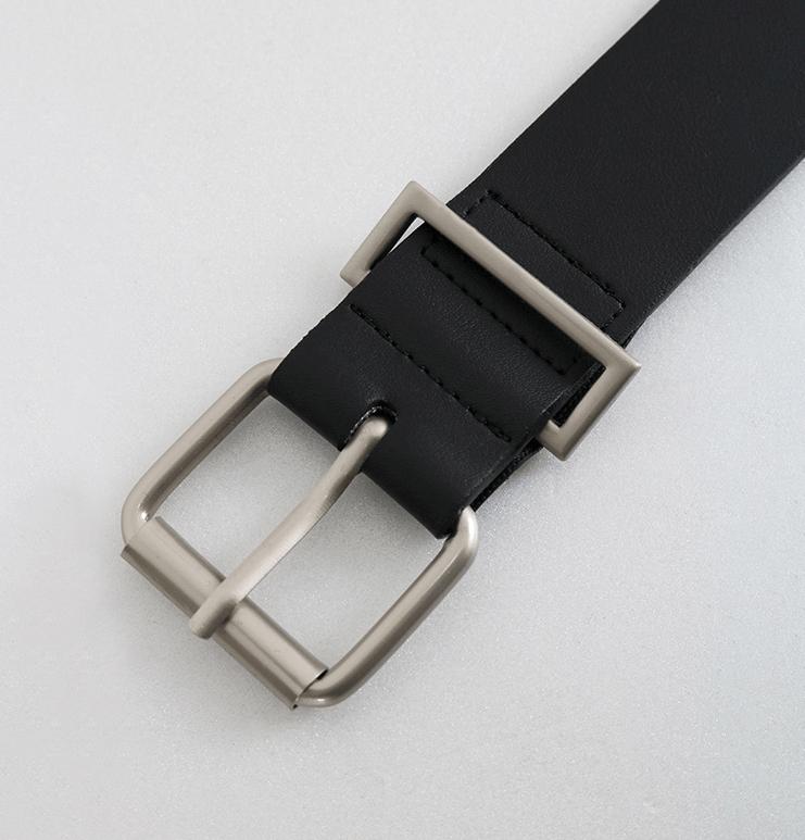 RT BLACK BUCKLE BELT Product Image