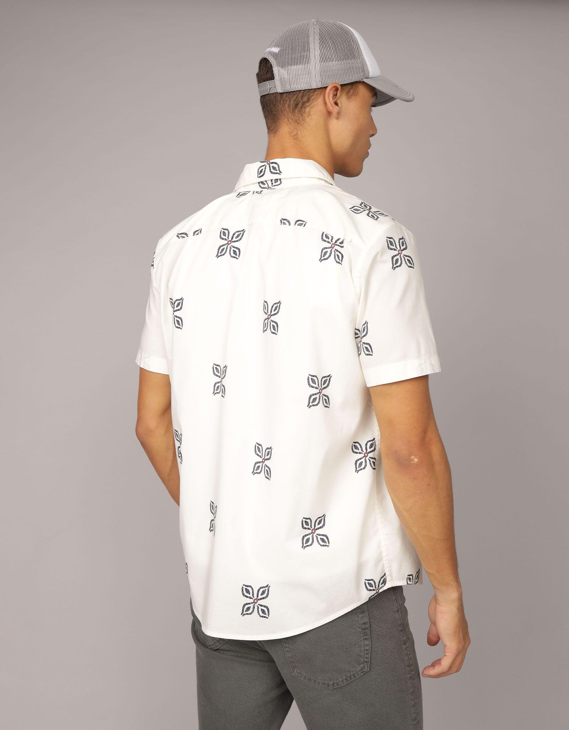 AE Poolside Printed Button-Up Shirt Product Image