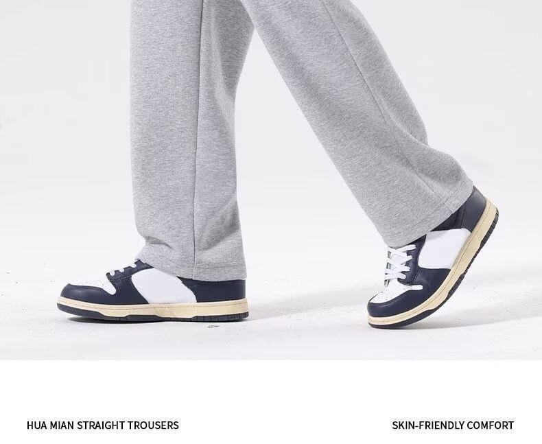 Drawstring Waist Loose Fit Sweatpants Product Image