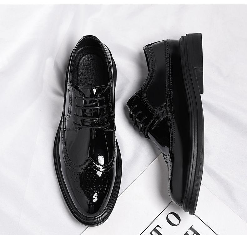 Lace-Up Wingtip Brogue Derby Shoes Product Image