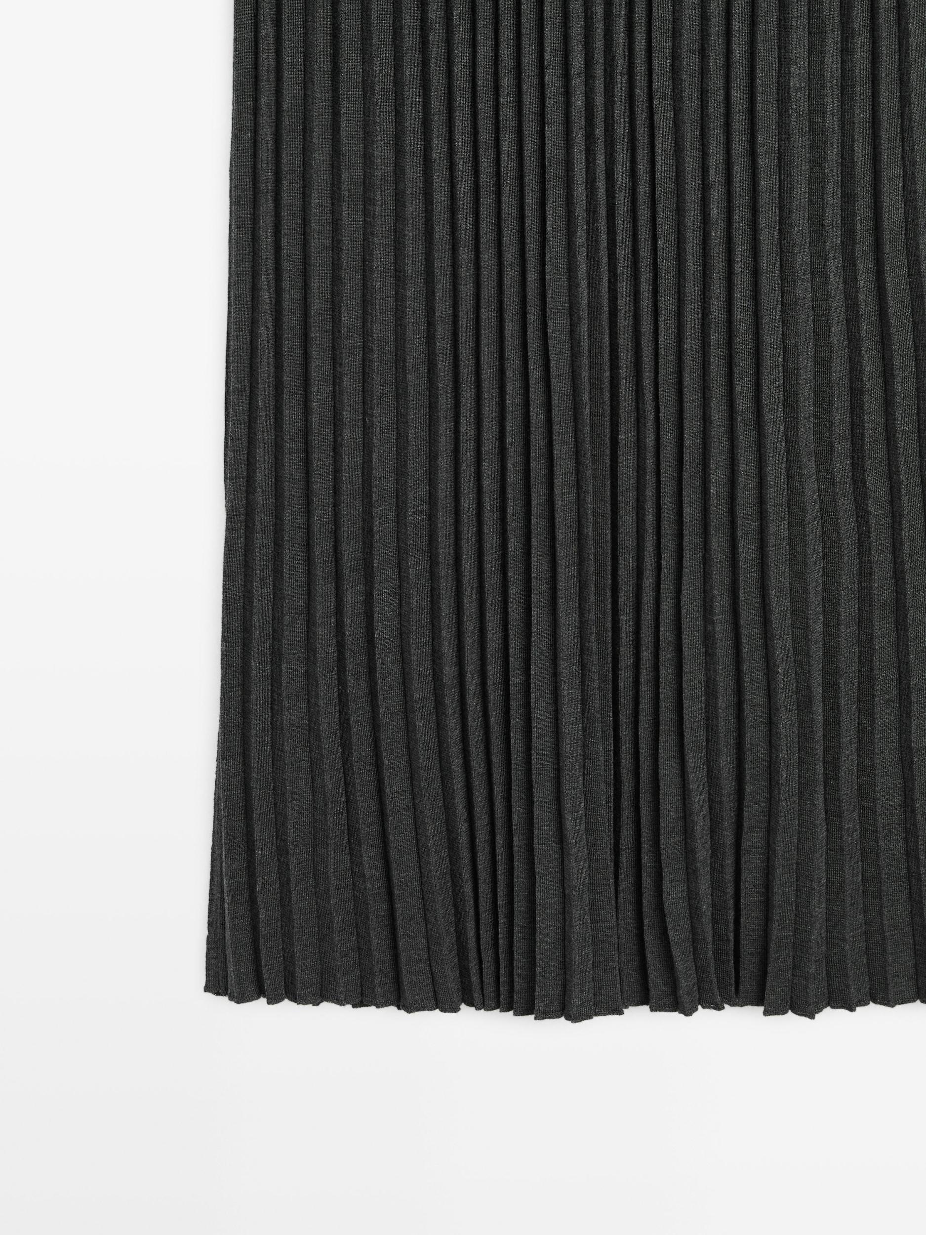 Pleated knit midi skirt Product Image