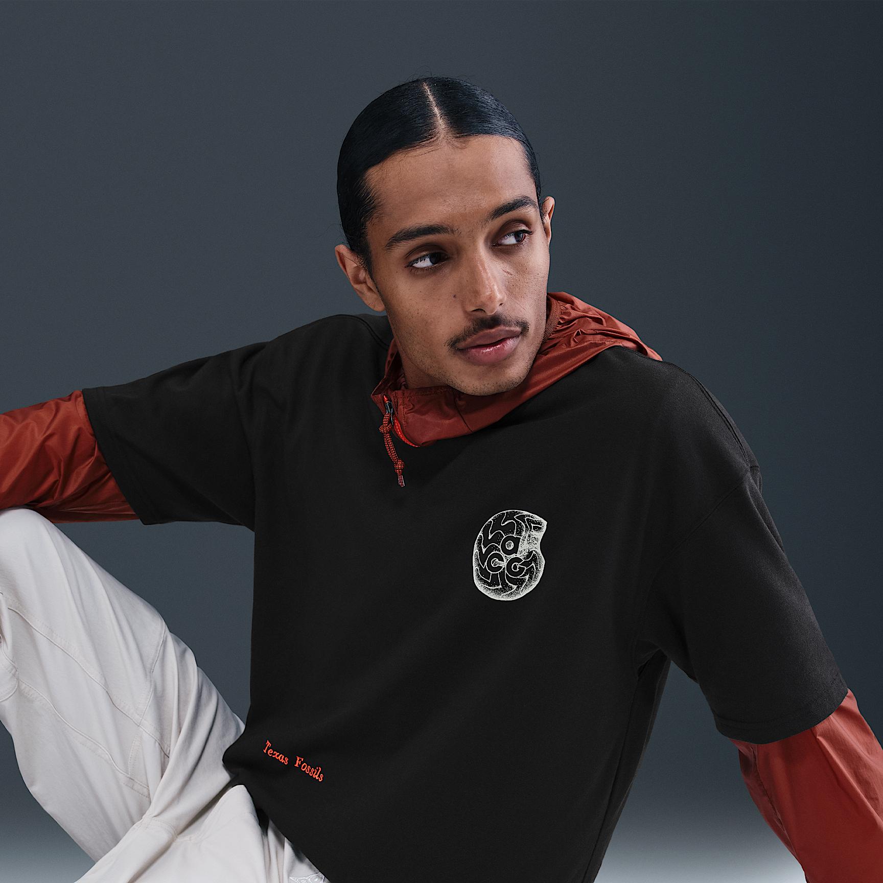 Mens Nike ACG T-Shirt | HV1296-010 Product Image