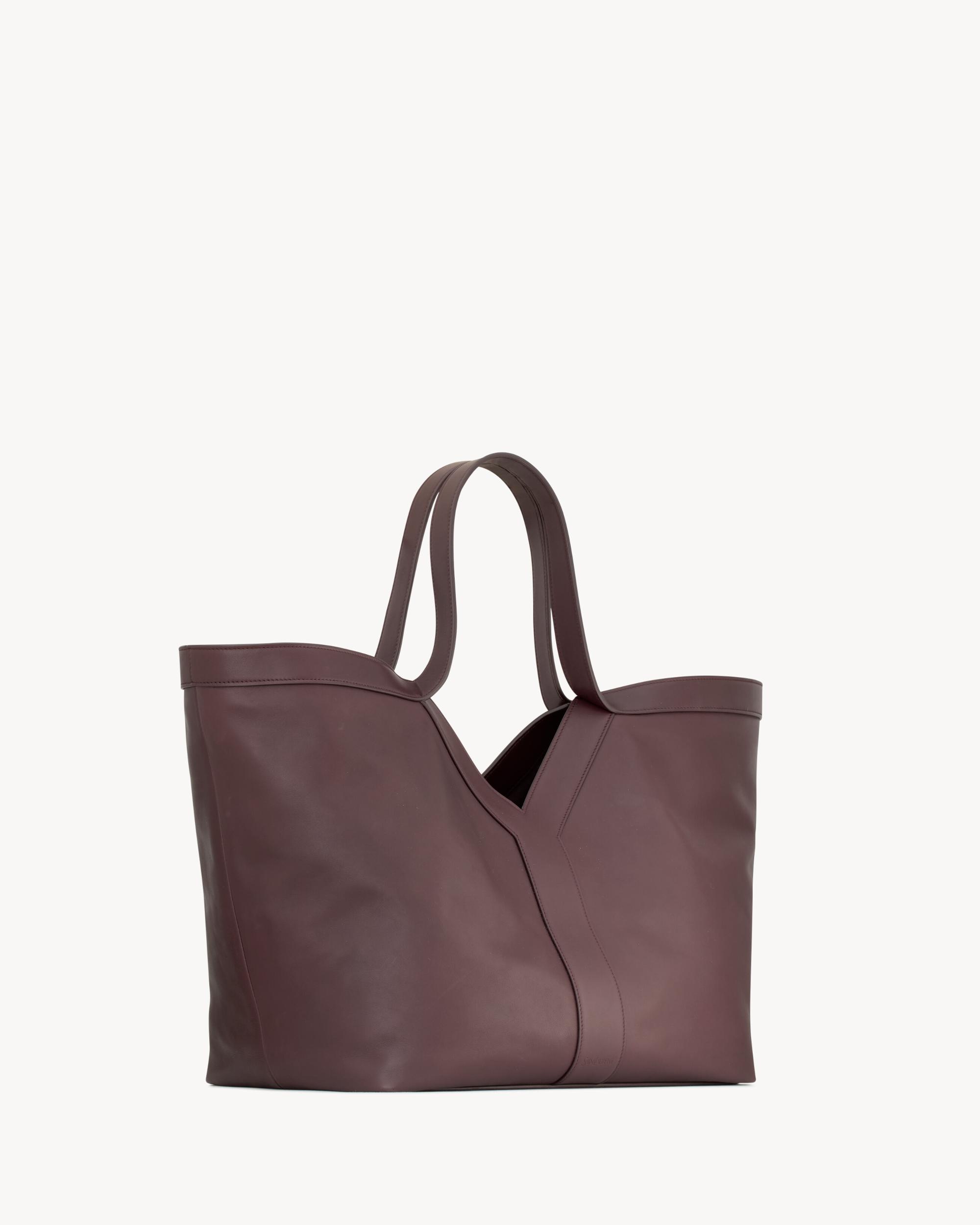 Y TOTE IN LEATHER Product Image