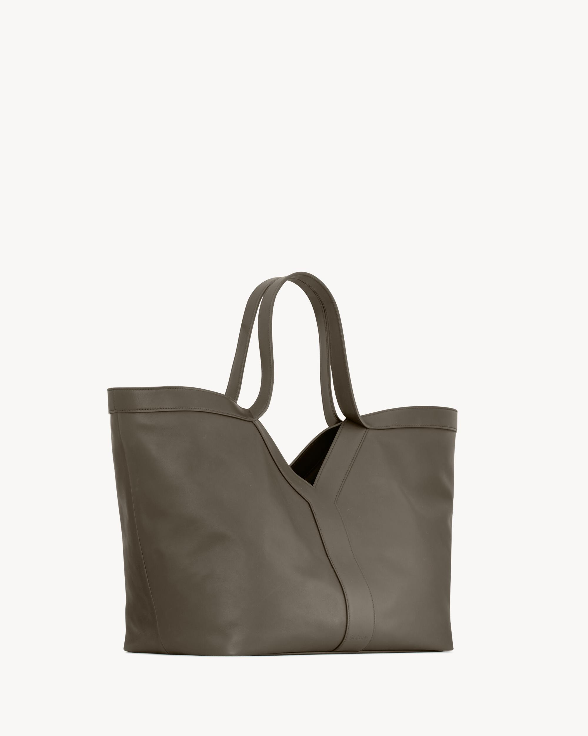 Y TOTE IN LEATHER Product Image