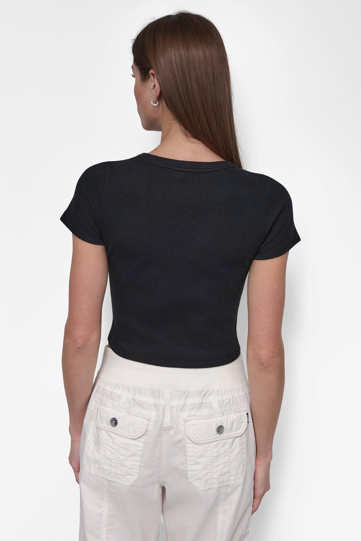 CROPPED NOTCH NECK PERFORMANCE TEE Product Image