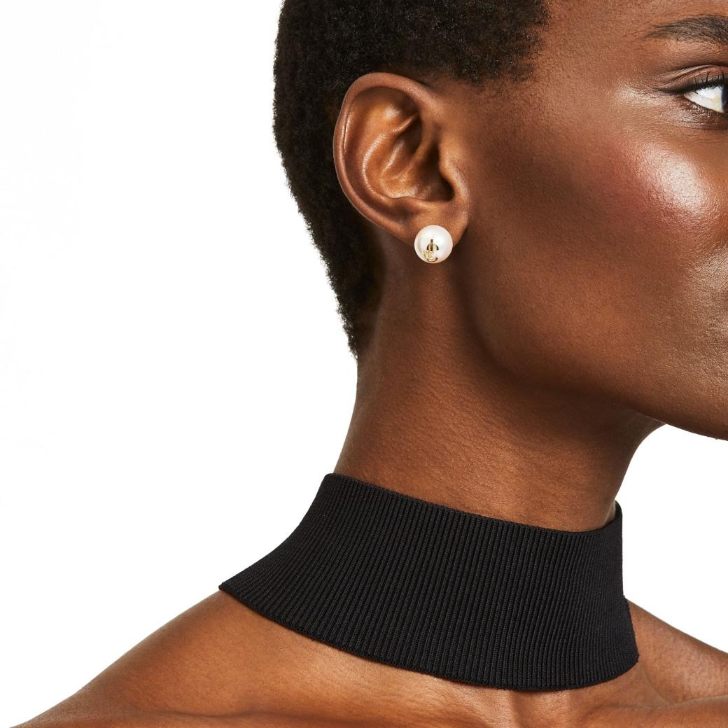 JC Pearl Studs Product Image