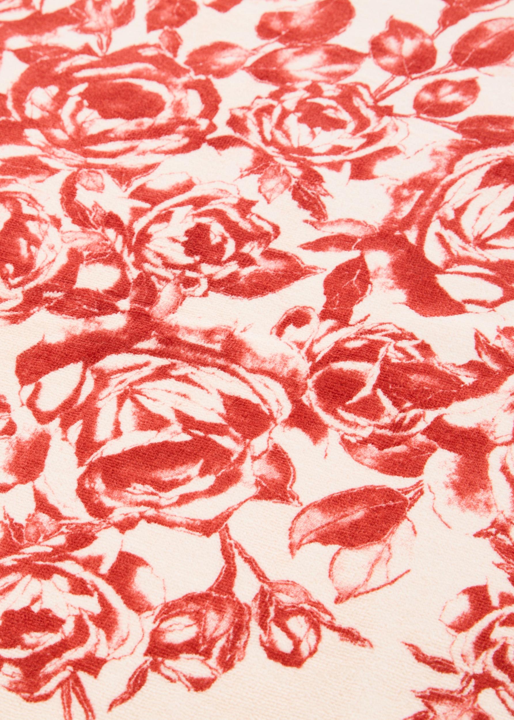 Rose-print towel in beige and red Product Image
