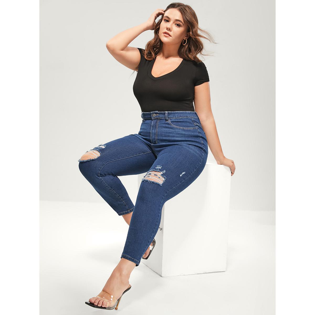 Plus Size Skinny Moderately Stretchy Mid Rise Medium Wash Pocket Jeans Women Blue Casual Plain Pocket Medium stretch Pocket Jeans BloomChic 10/M Product Image