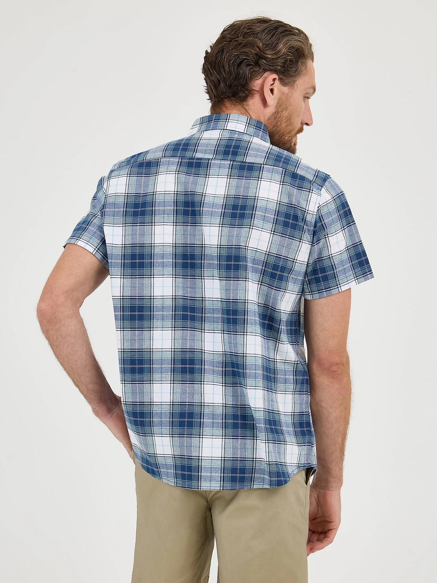 Men's One Pocket Plaid Button Down Shirt | Men's Tops & Tees | Lee® Product Image