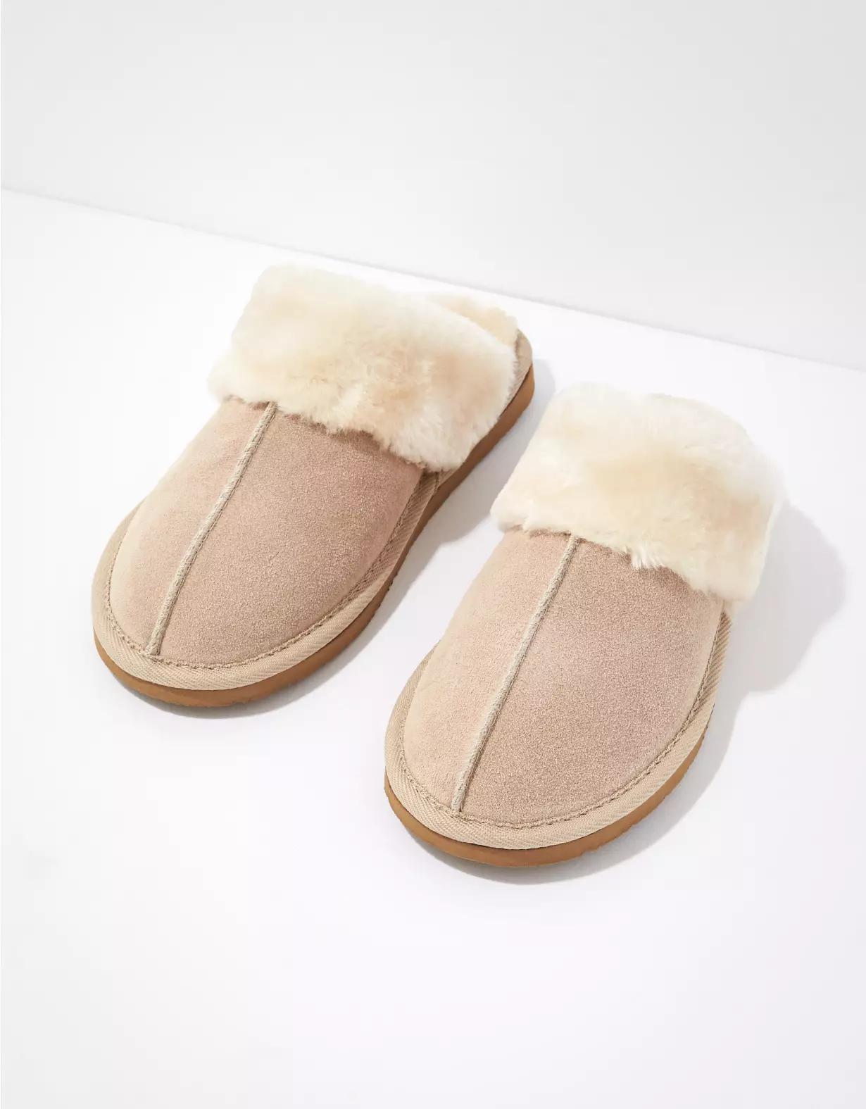 Minnetonka Women's Chesney Scuff Slipper Product Image