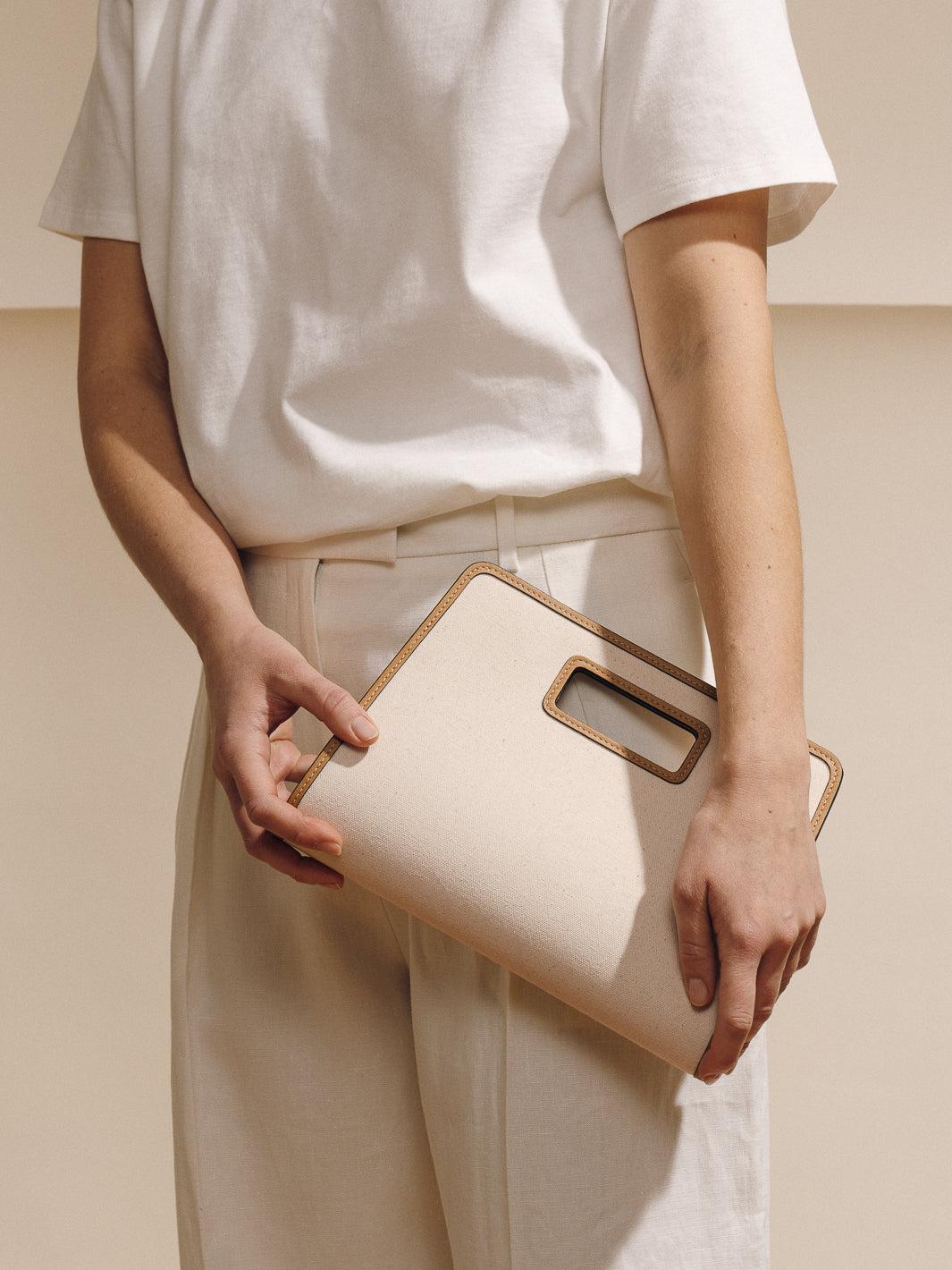 The Retro Clutch in Canvas Product Image