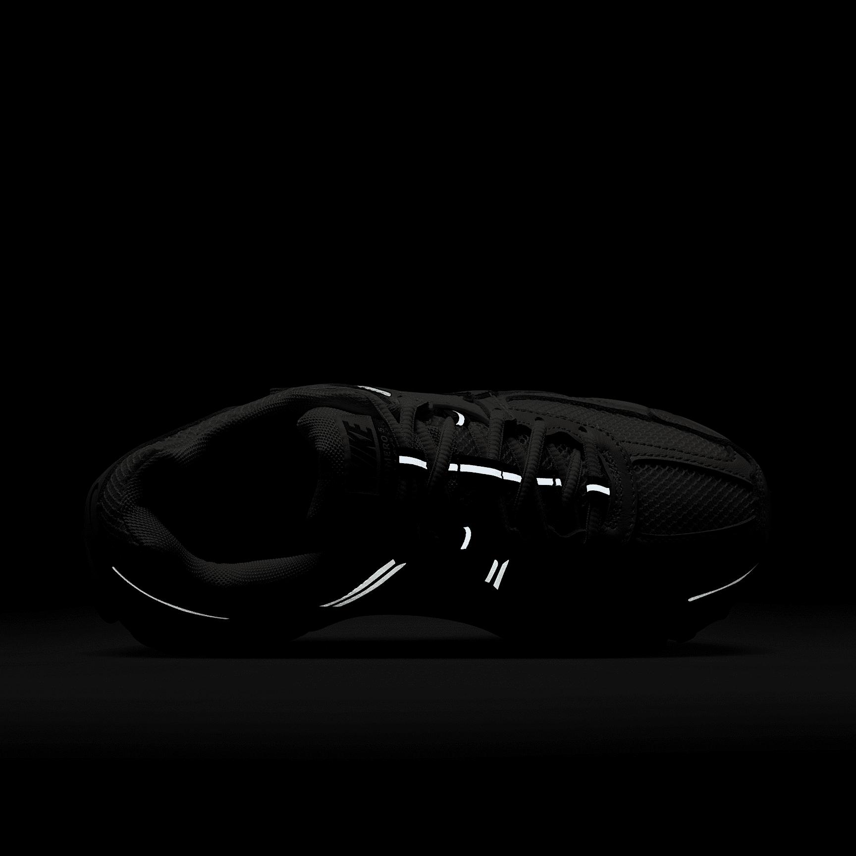 Nike Women's Zoom Vomero 5 Shoes Product Image