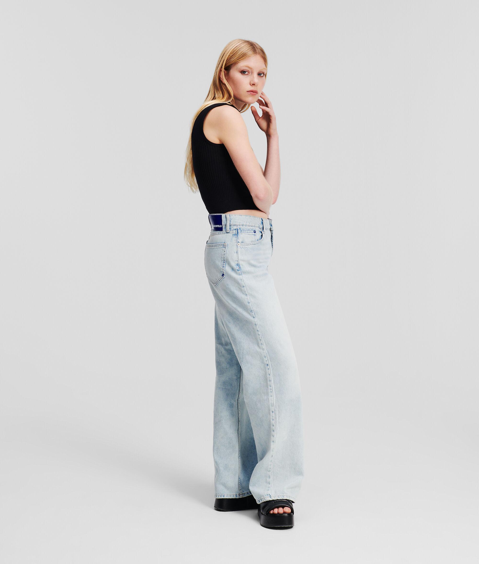 MID-RISE RELAXED JEANS Product Image