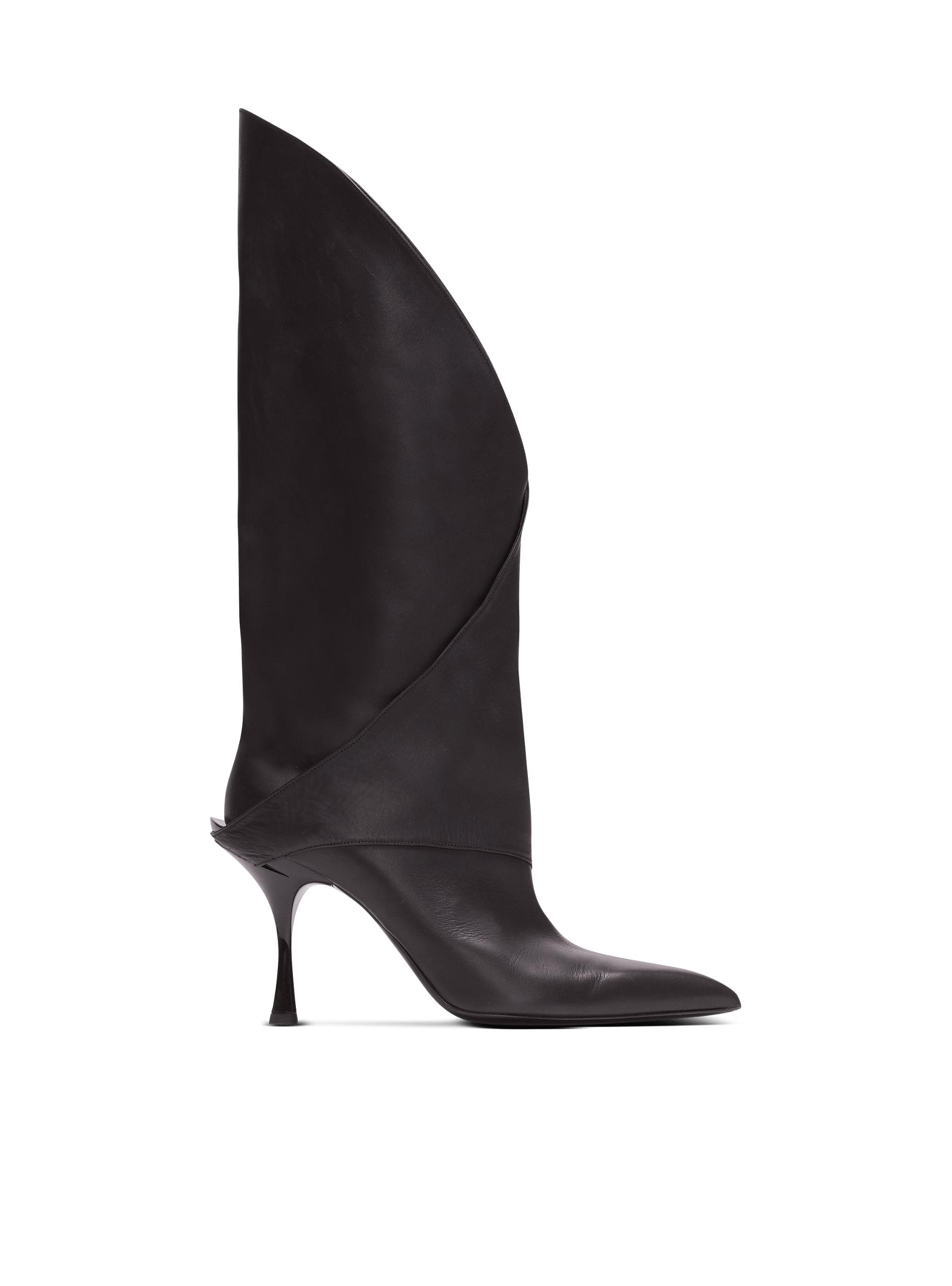 Twist heeled leather boots Product Image