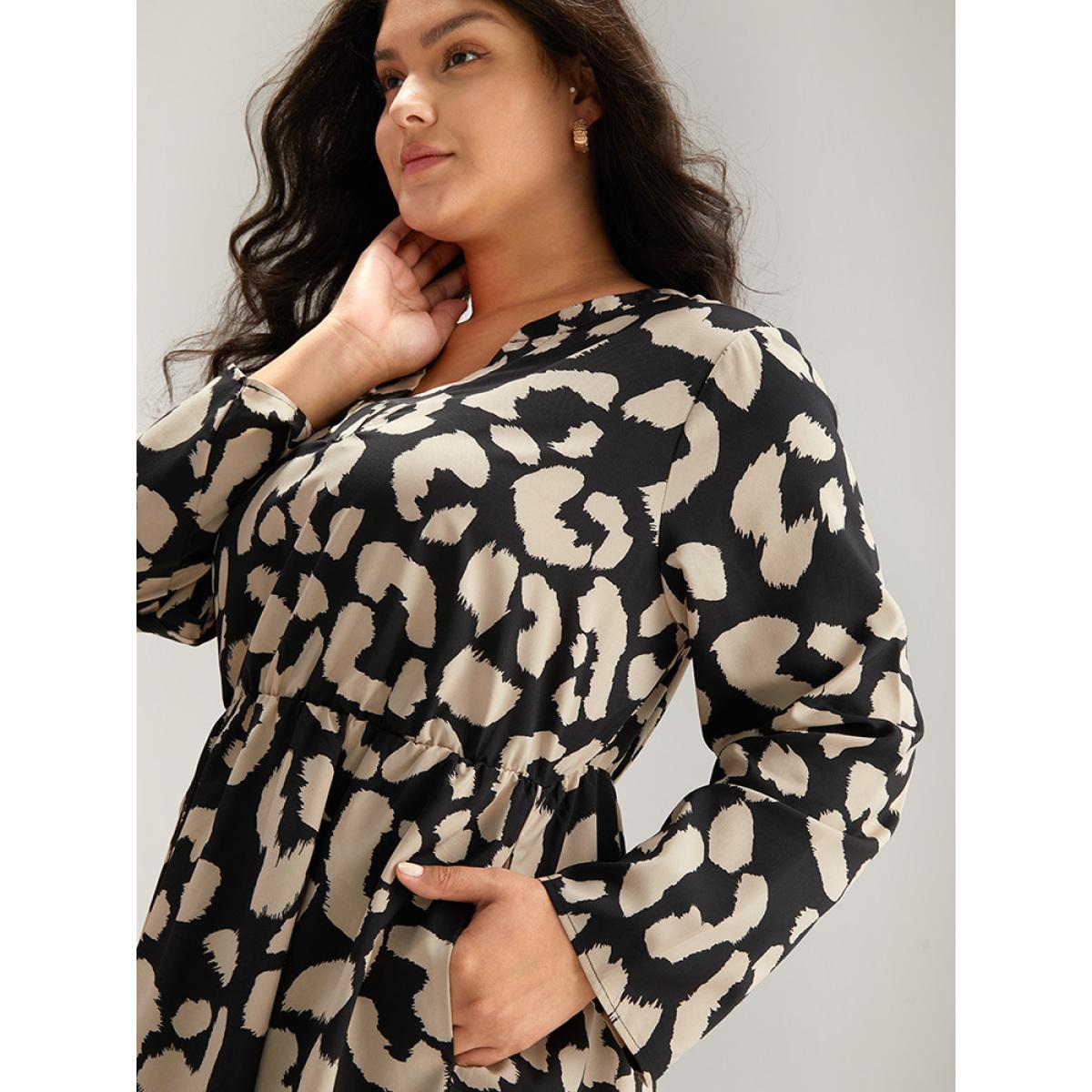 Plus Size Geometric Pocket Elastic Waist Arc Hem Dress LightBrown Women At the Office Printed Notched collar Long Sleeve Curvy Knee Dress BloomChic 30/6X Product Image