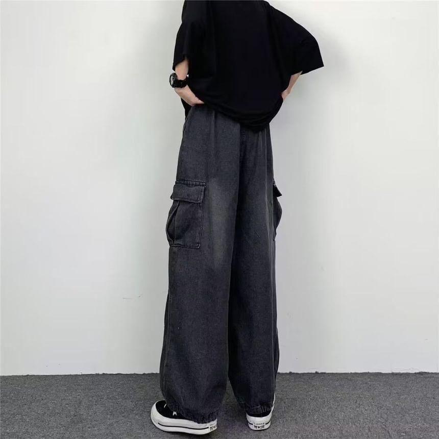 Low Rise Washed Wide Leg Cargo Jeans Product Image
