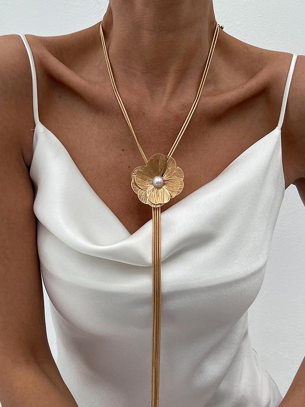 Flower Shape Tasseled Necklaces Accessories Product Image