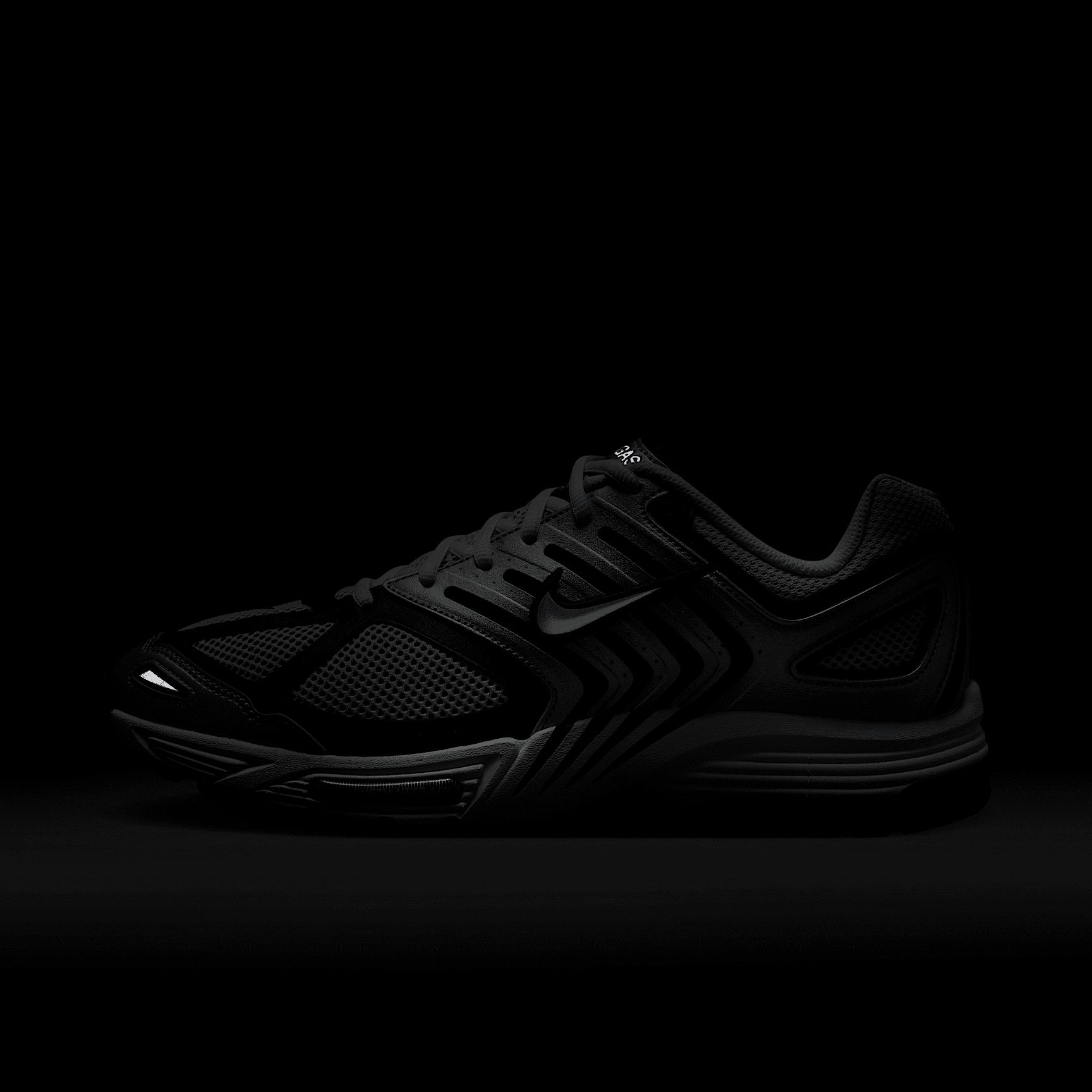 Nike Men's Air Pegasus 2005 Shoes Product Image